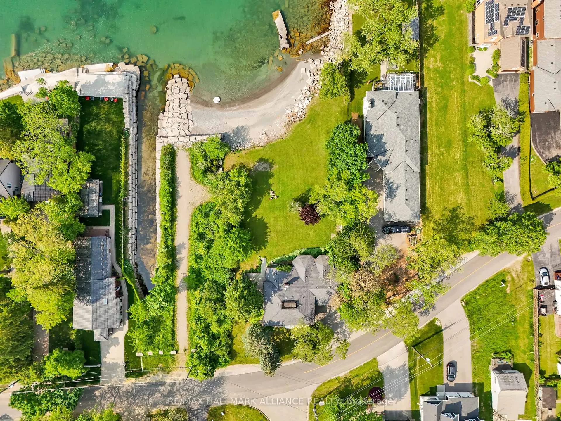Photo 38 of 39 Lakeview Drive, Hamilton, Stoney Creek — HOMEH