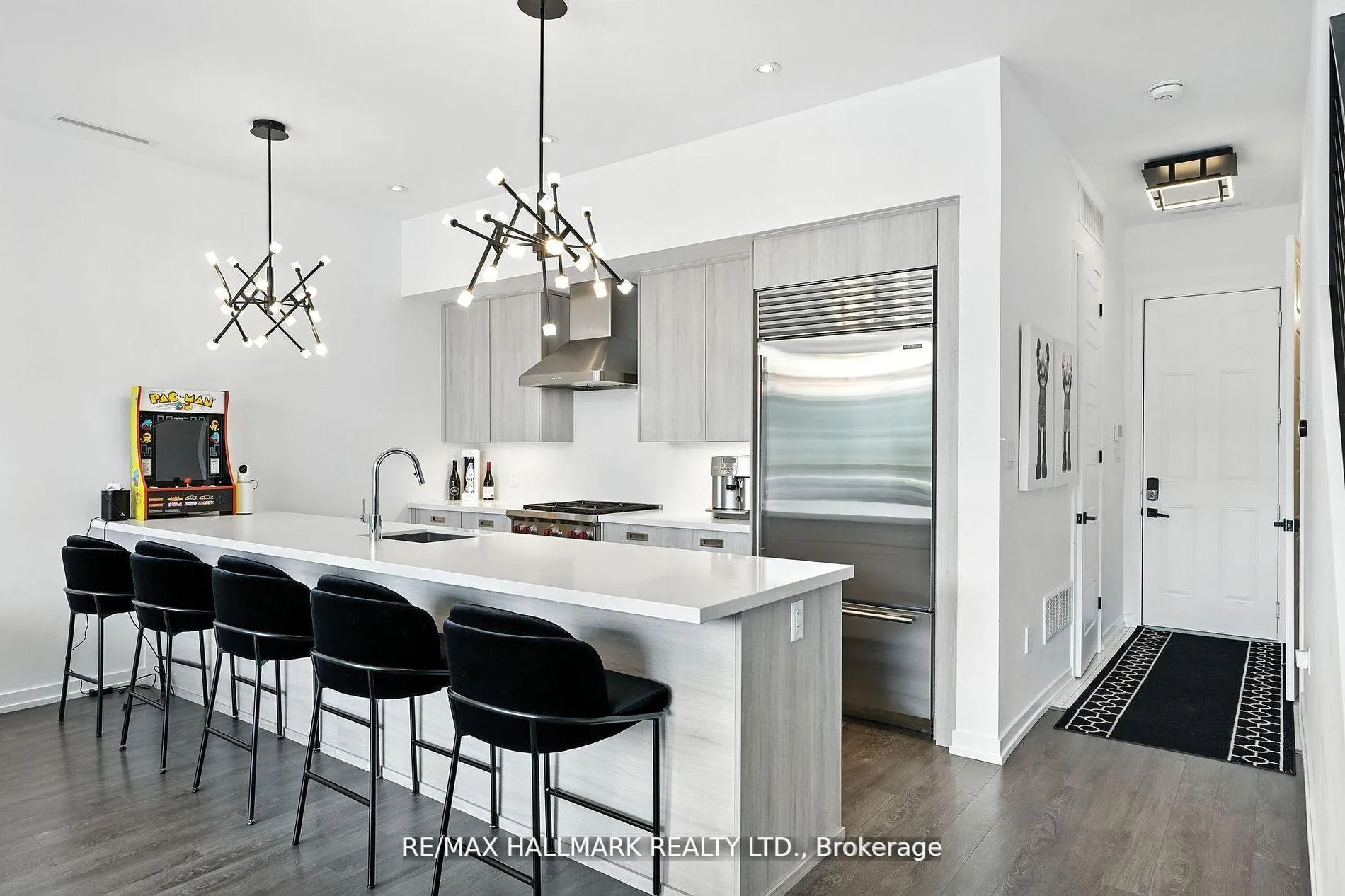 Photo 10 of 3658 Ferretti Court, Innisfil, Rural Innisfil — HOMEH