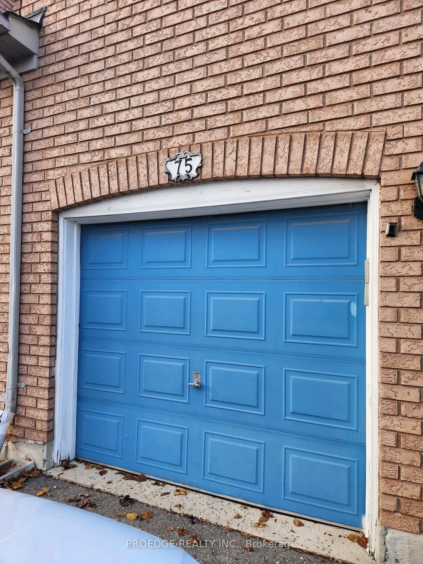Photo 2 of 75 Monaco Court, Brampton, Fletcher's Meadow — HOMEH