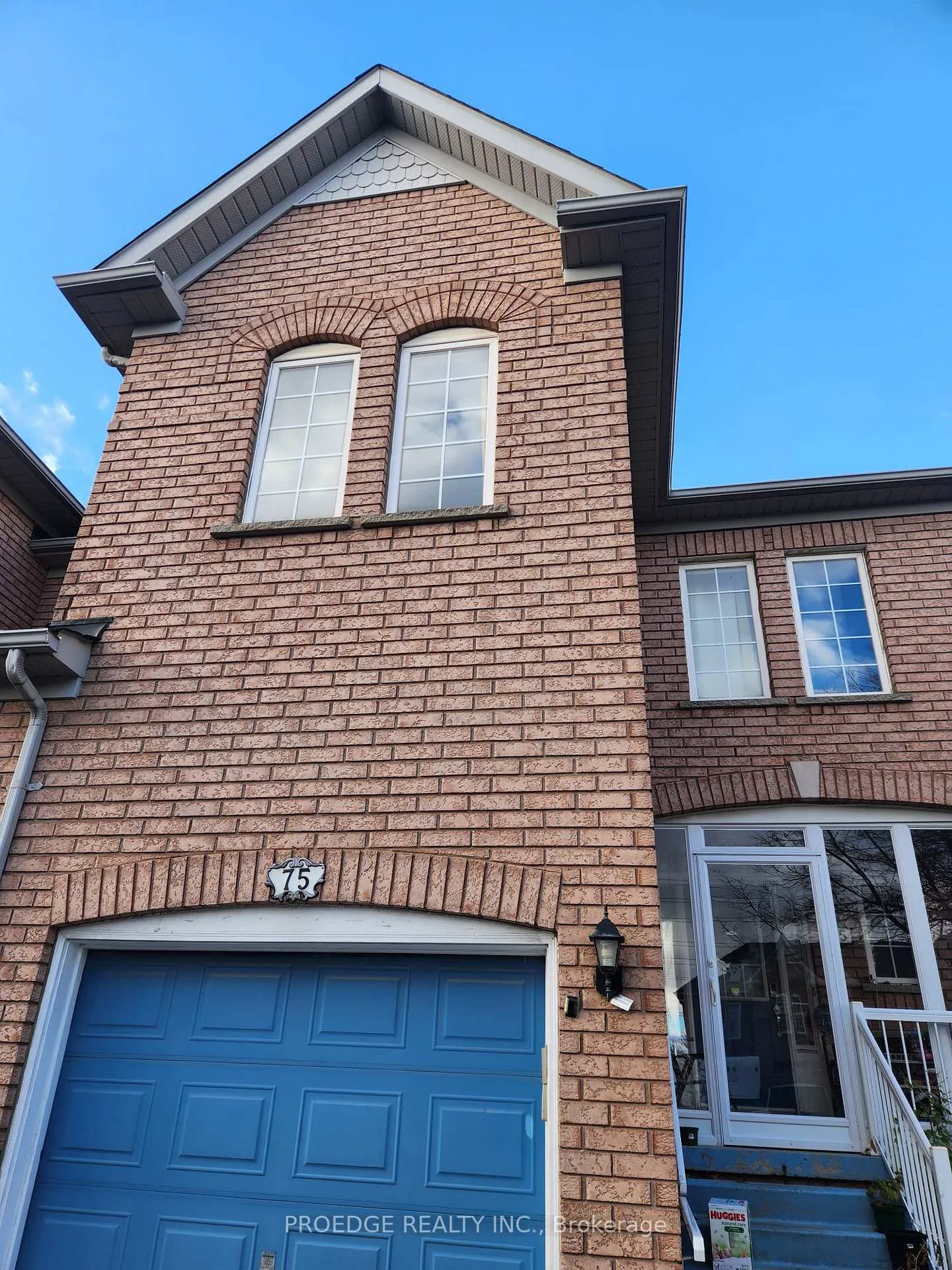 Photo 3 of 75 Monaco Court, Brampton, Fletcher's Meadow — HOMEH