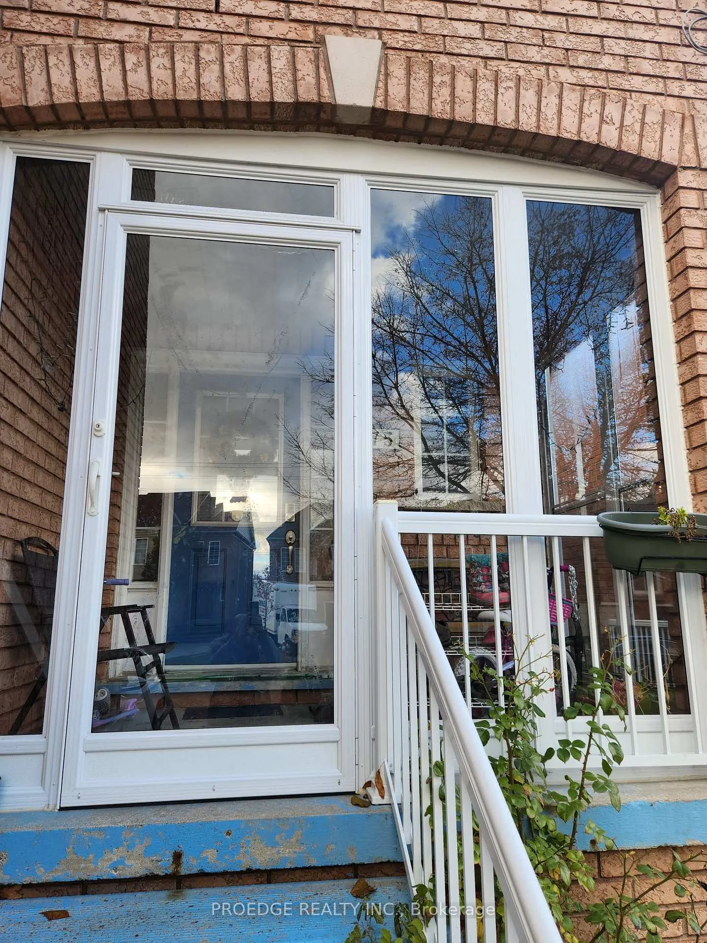 Photo 4 of 75 Monaco Court, Brampton, Fletcher's Meadow — HOMEH