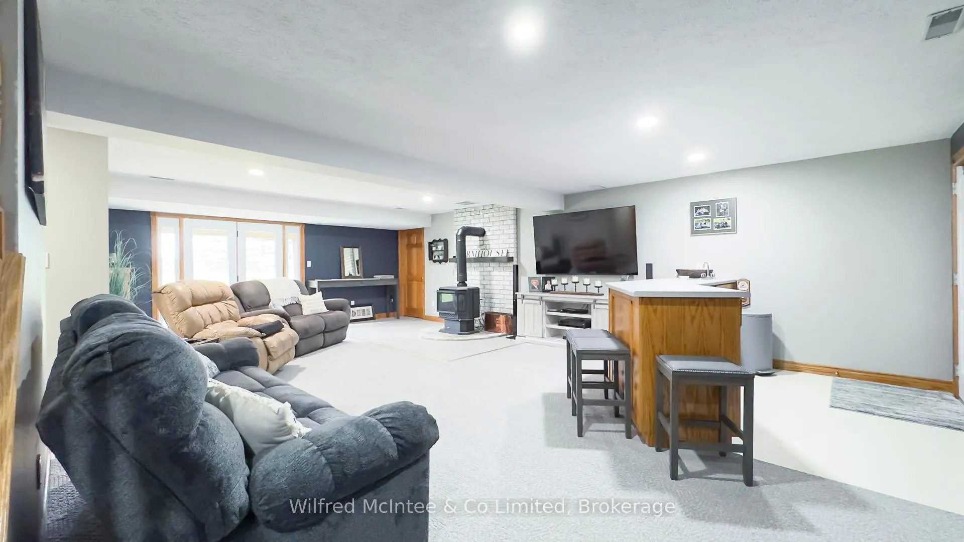 Photo 31 of 189 Maple Hill Road, Brockton — HOMEH
