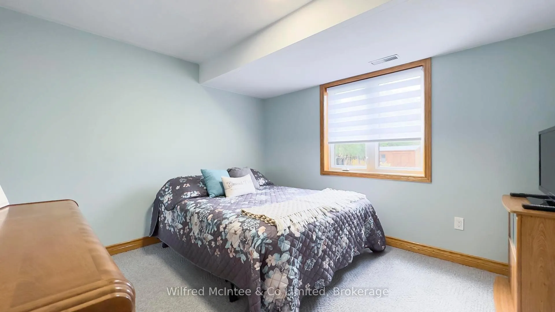 Photo 37 of 189 Maple Hill Road, Brockton — HOMEH