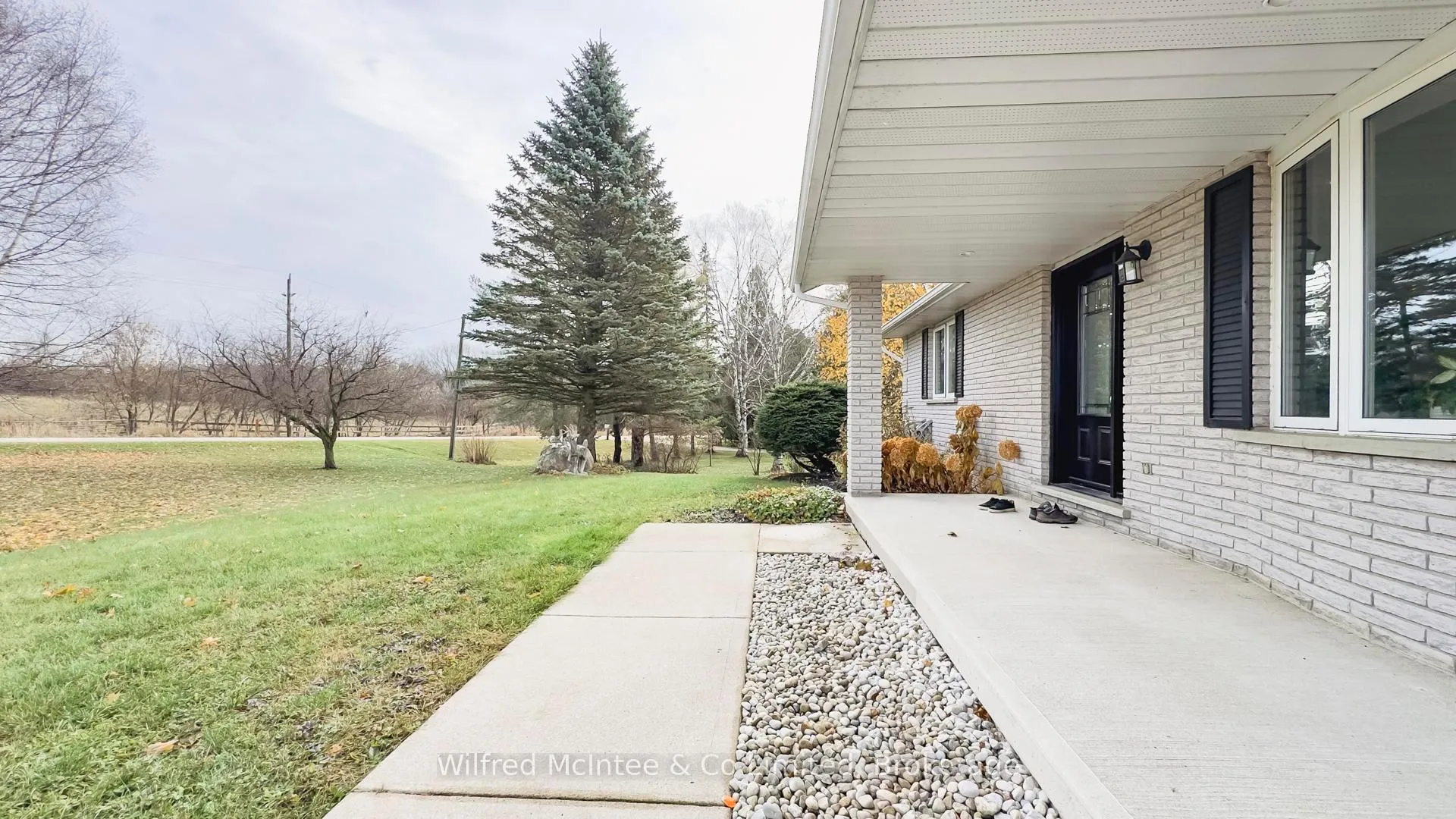 Photo 44 of 189 Maple Hill Road, Brockton — HOMEH