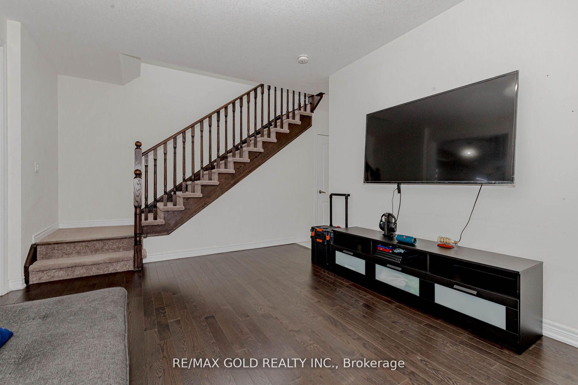 Photo 7 of Unit 82, 166 Deerpath Drive W, Guelph, Willow West/Sugarbush/West Acres — HOMEH