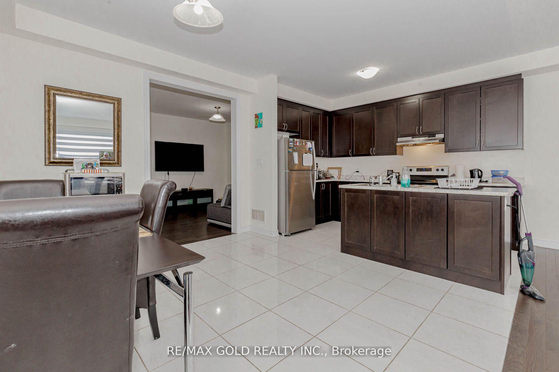 Photo 11 of Unit 82, 166 Deerpath Drive W, Guelph, Willow West/Sugarbush/West Acres — HOMEH