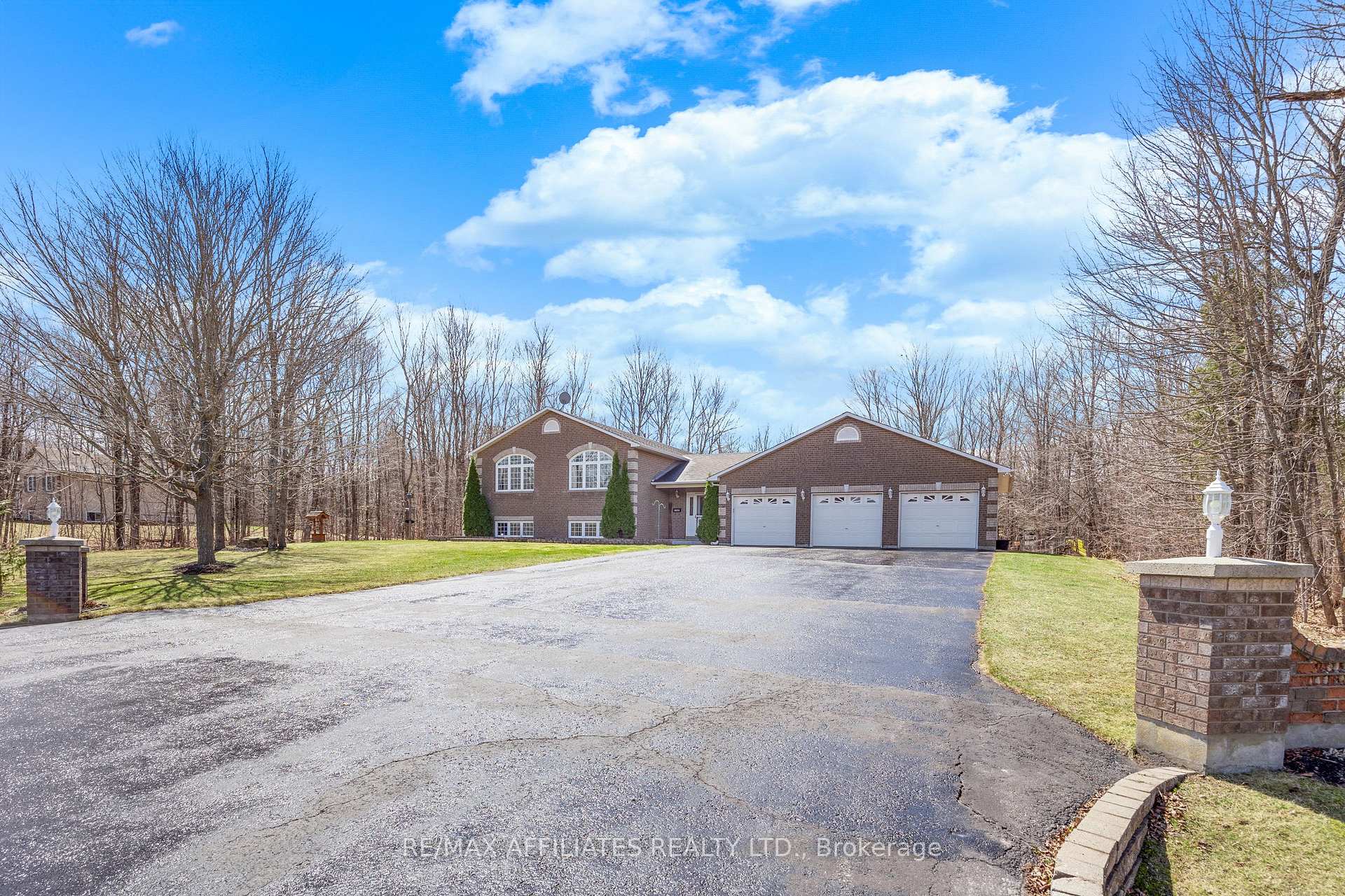 Photo 1 of 338 Megan Drive, Beckwith, Beckwith Twp — HOMEH