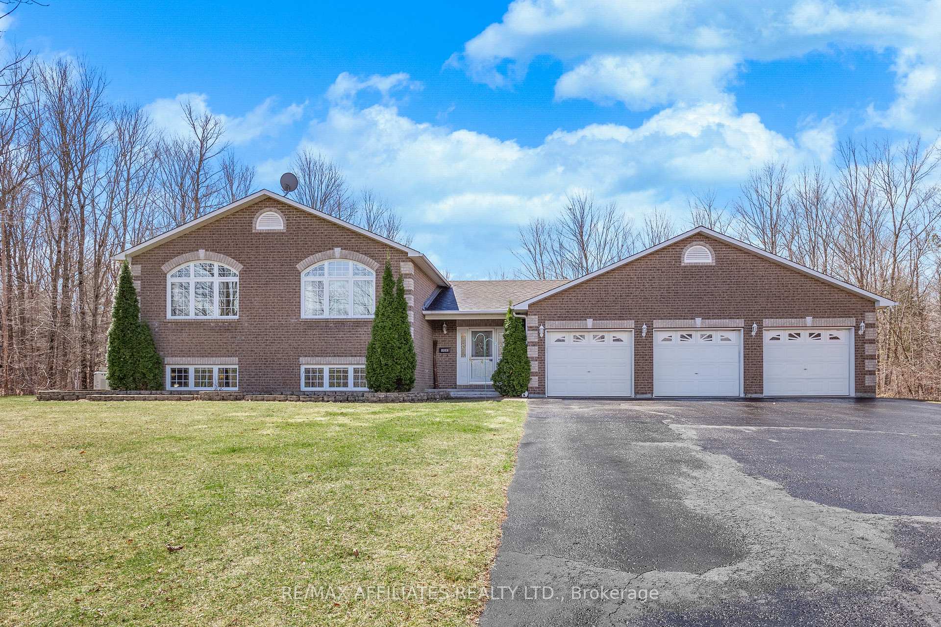 Photo 3 of 338 Megan Drive, Beckwith, Beckwith Twp — HOMEH