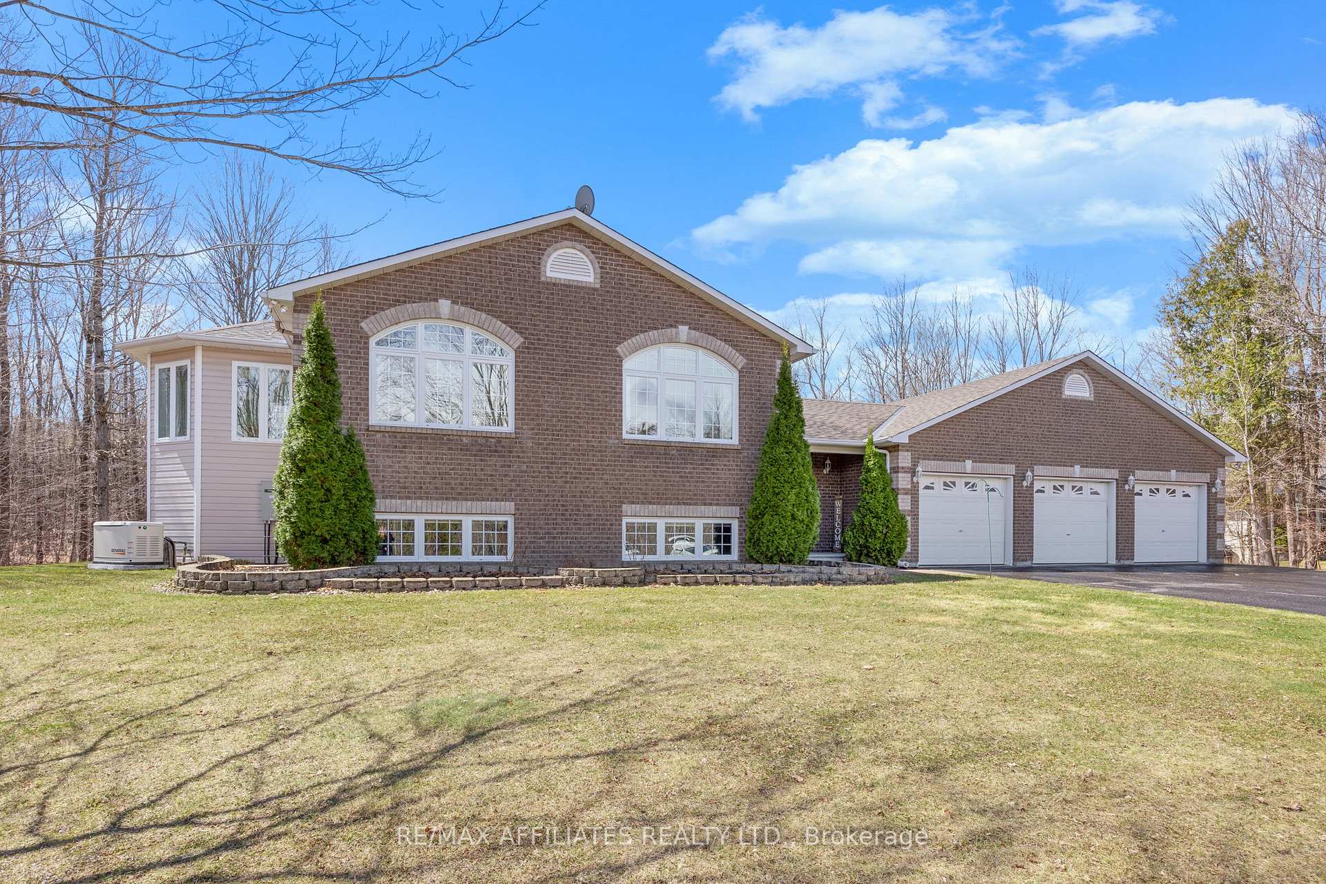 Photo 4 of 338 Megan Drive, Beckwith, Beckwith Twp — HOMEH