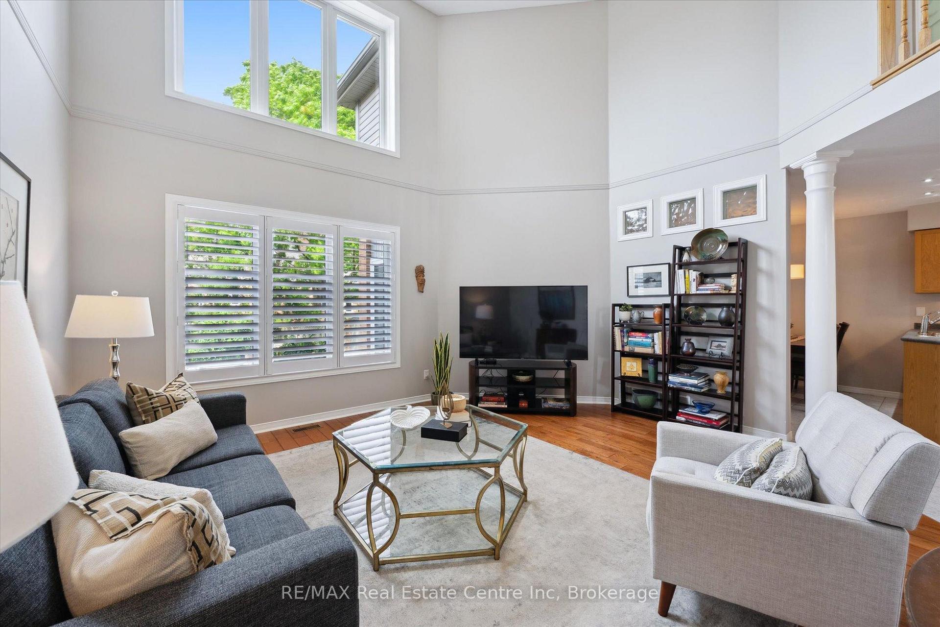 Photo 4 of 52 Camm Crescent, Guelph, Pineridge/Westminster Woods — HOMEH