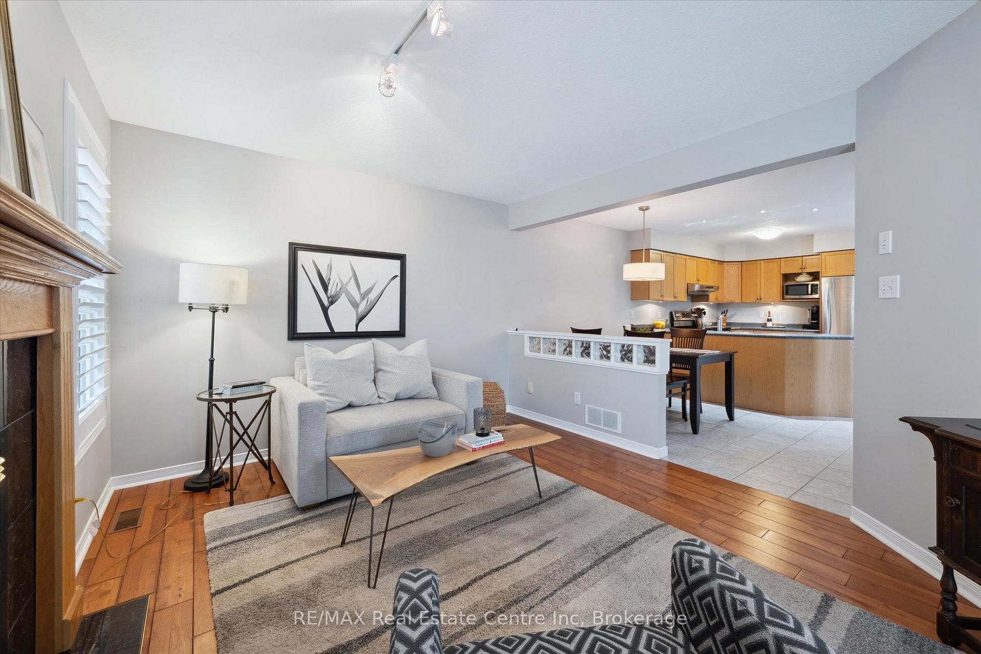 Photo 9 of 52 Camm Crescent, Guelph, Pineridge/Westminster Woods — HOMEH
