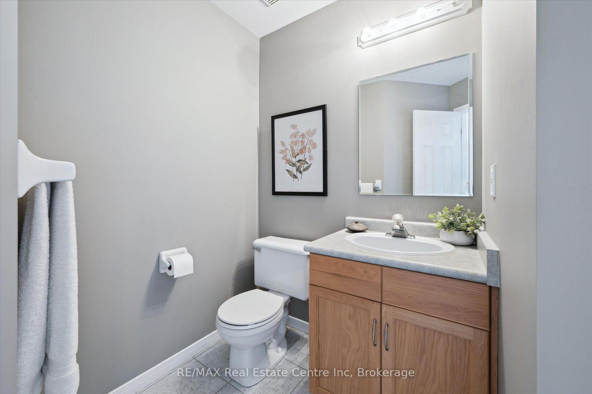 Photo 10 of 52 Camm Crescent, Guelph, Pineridge/Westminster Woods — HOMEH