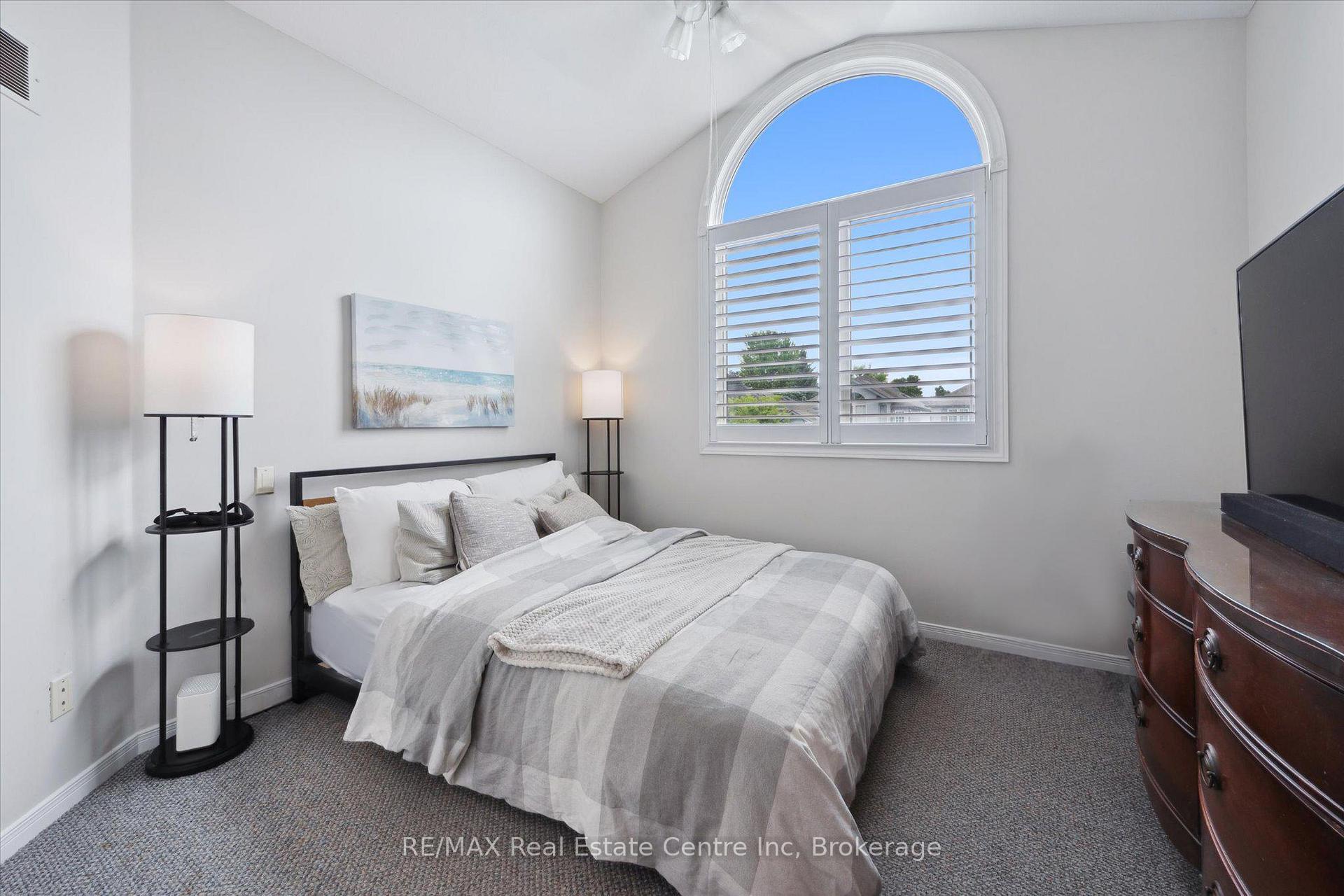Photo 15 of 52 Camm Crescent, Guelph, Pineridge/Westminster Woods — HOMEH