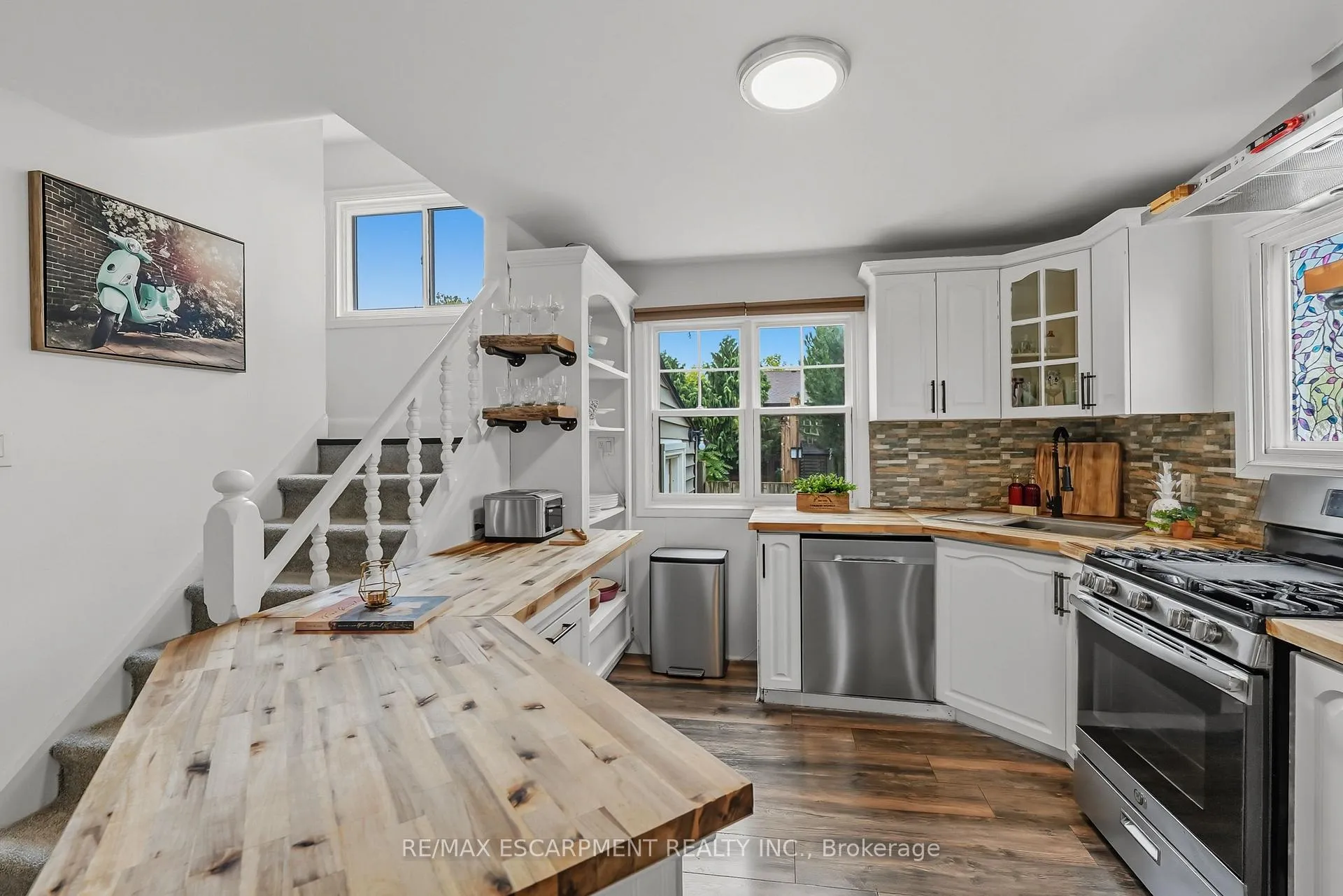 Photo 10 of 246 Green Road, Hamilton, Stoney Creek — HOMEH