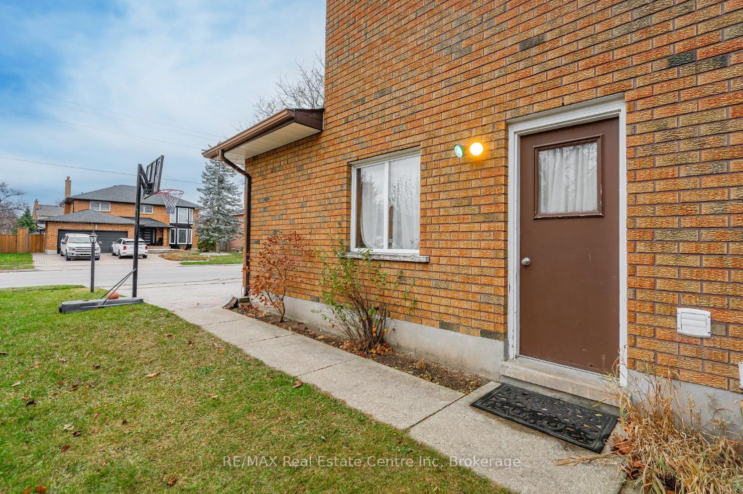 Photo 17 of 10 Kortright Road E, Guelph, Kortright East — HOMEH