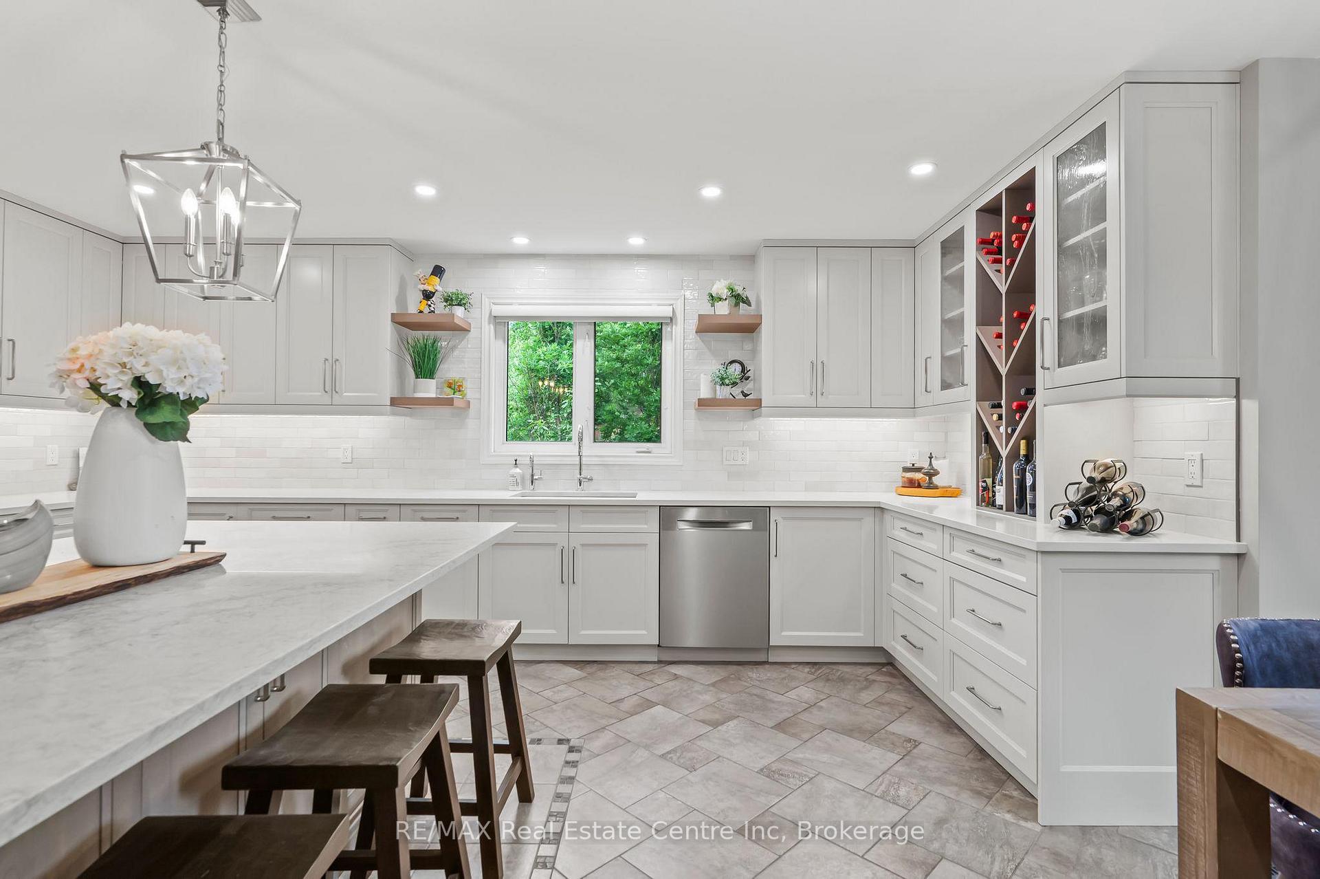 Photo 7 of 61 Tanager Drive, Guelph, Kortright Hills — HOMEH