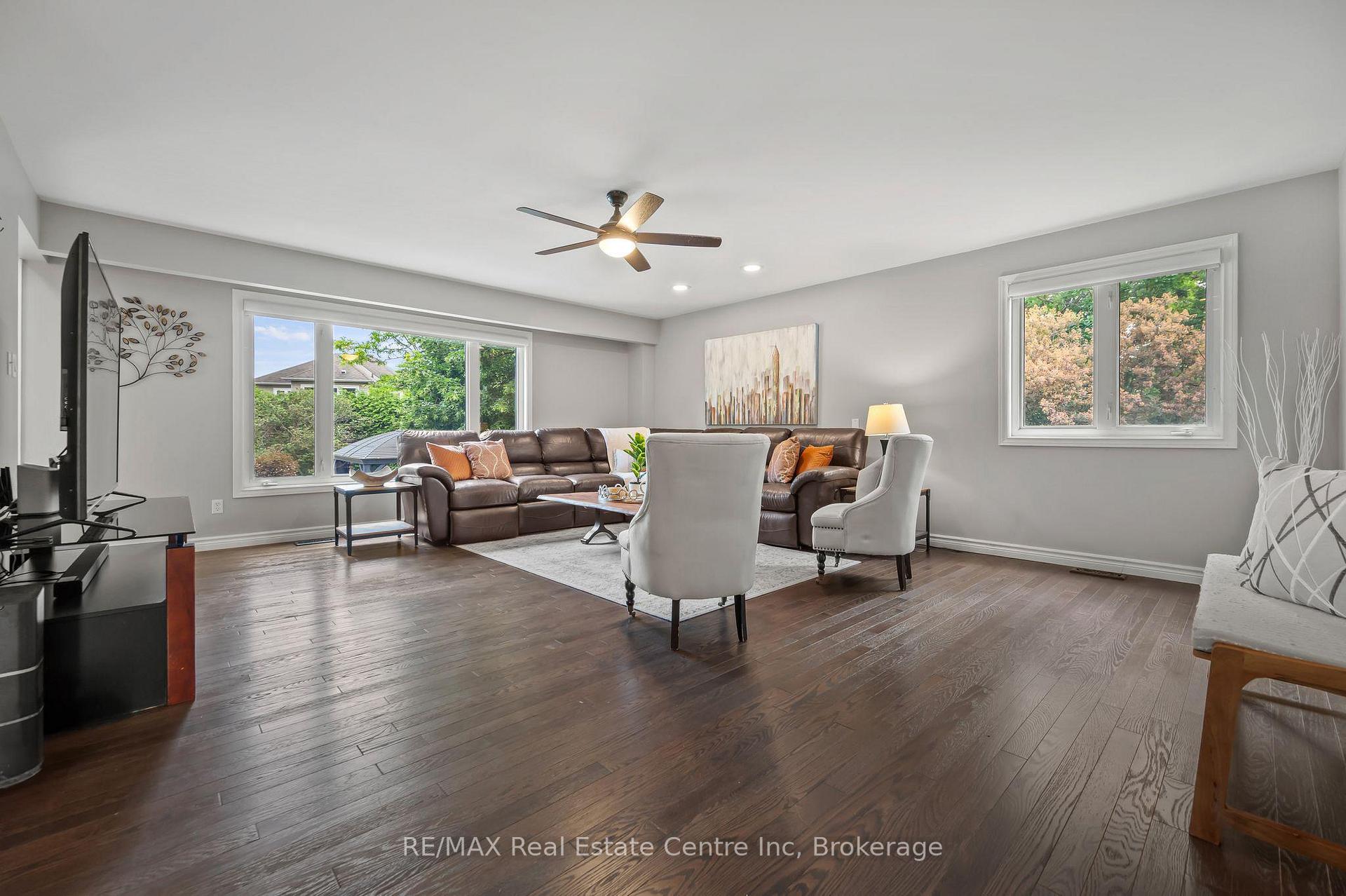 Photo 12 of 61 Tanager Drive, Guelph, Kortright Hills — HOMEH