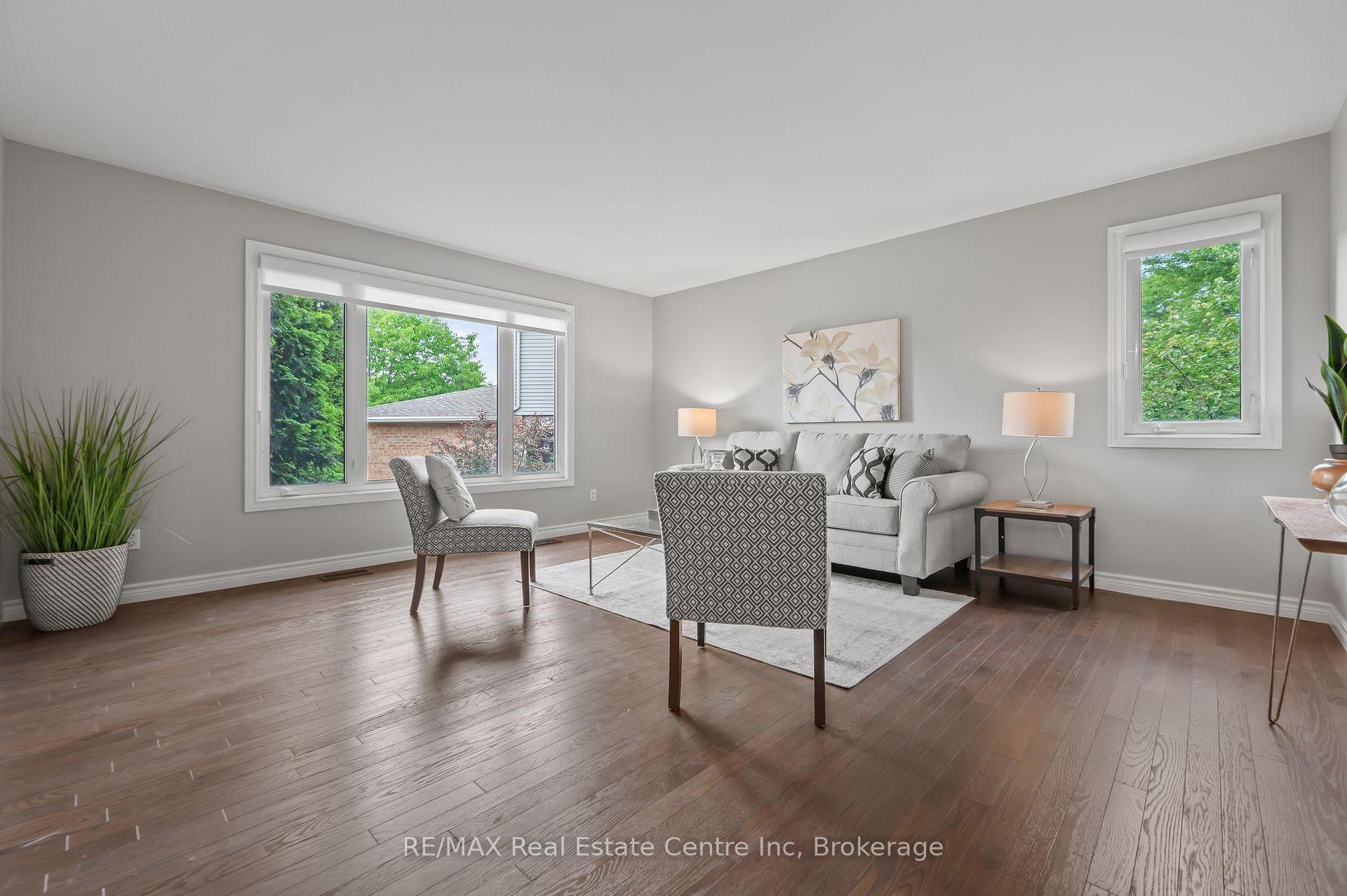 Photo 14 of 61 Tanager Drive, Guelph, Kortright Hills — HOMEH