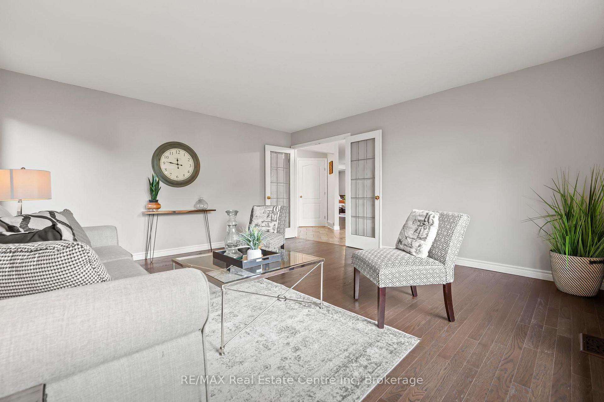 Photo 15 of 61 Tanager Drive, Guelph, Kortright Hills — HOMEH