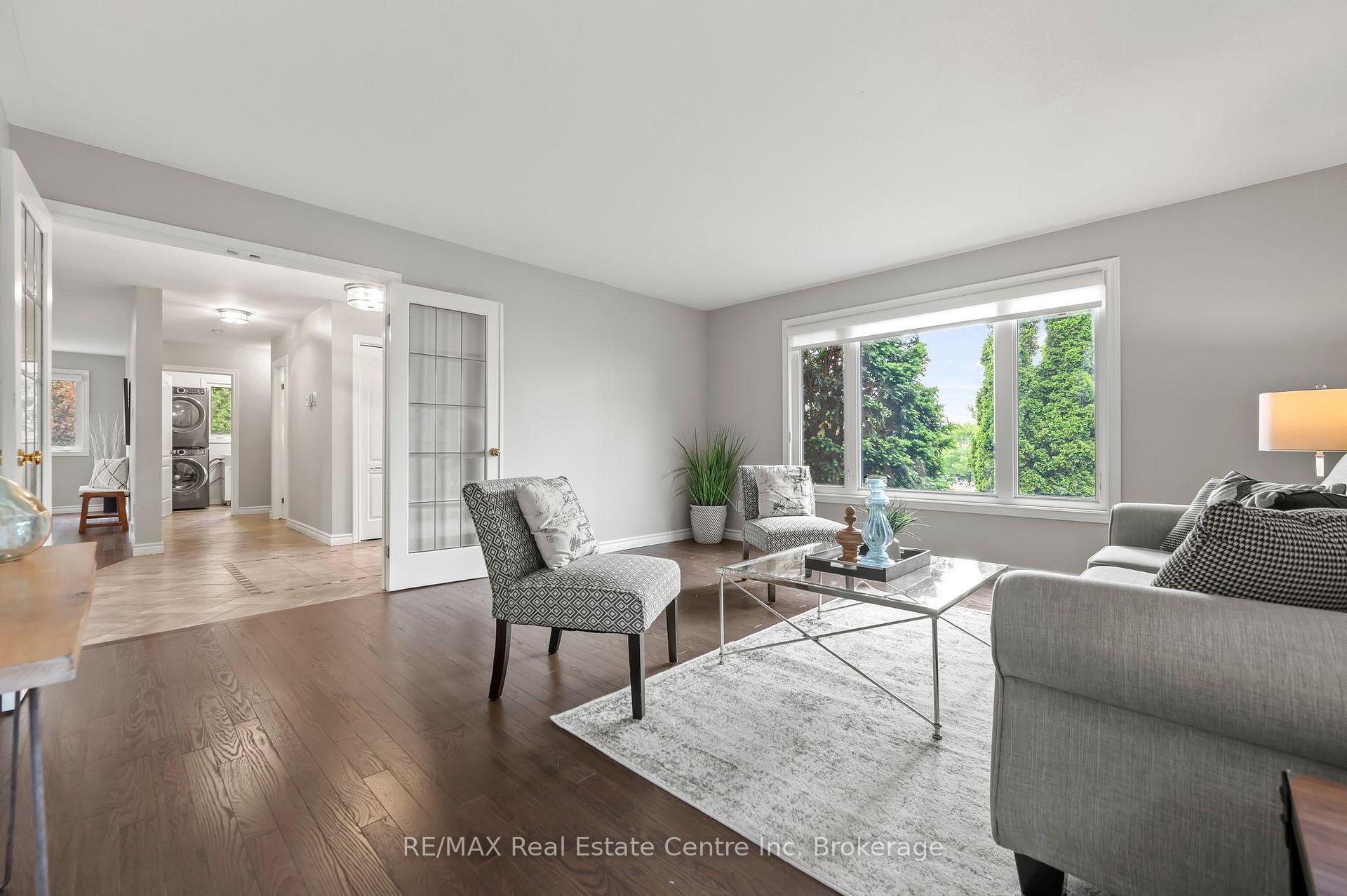 Photo 16 of 61 Tanager Drive, Guelph, Kortright Hills — HOMEH