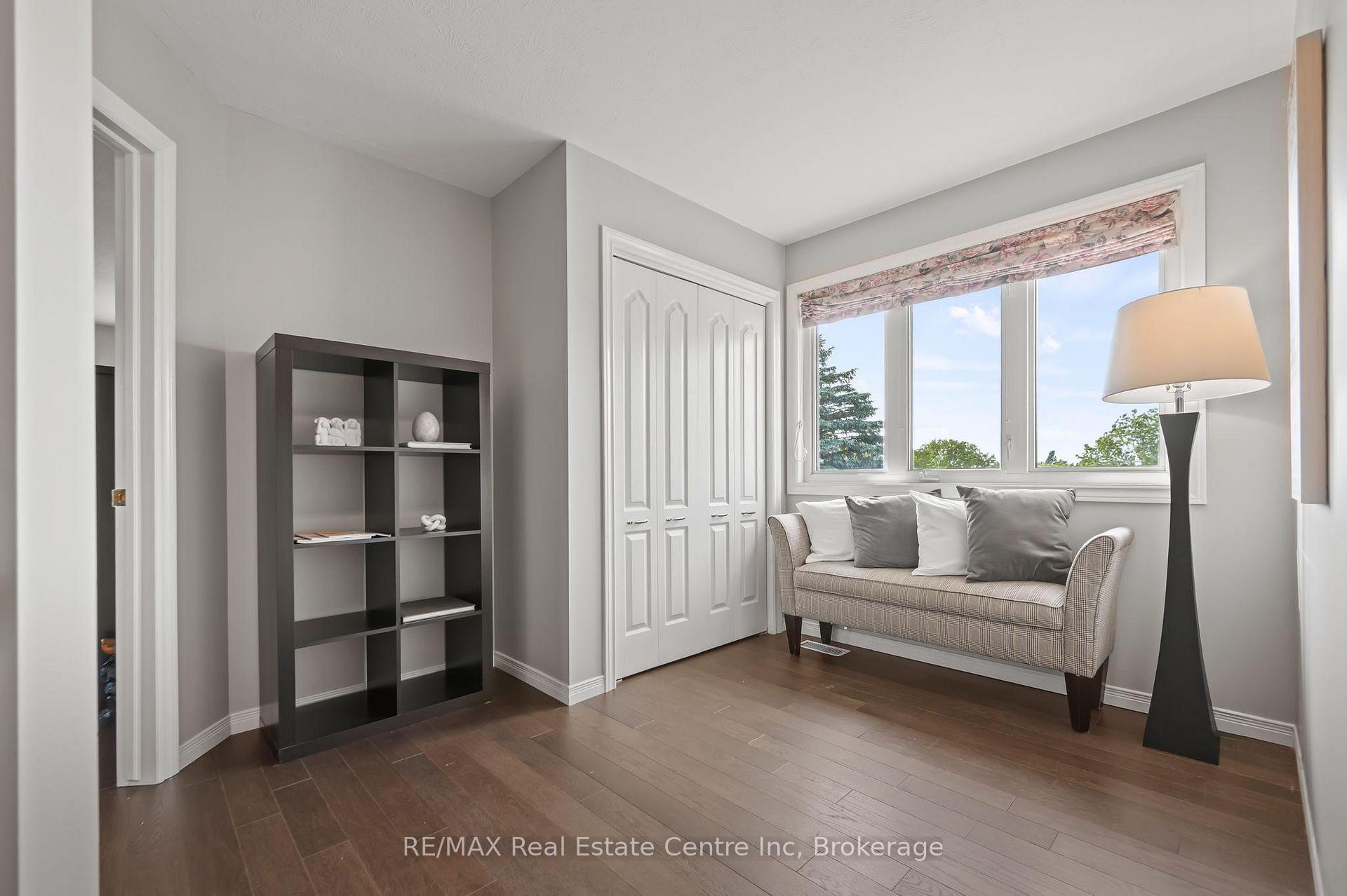 Photo 19 of 61 Tanager Drive, Guelph, Kortright Hills — HOMEH