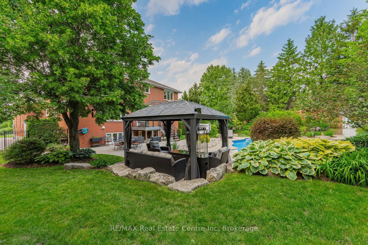 Photo 40 of 61 Tanager Drive, Guelph, Kortright Hills — HOMEH