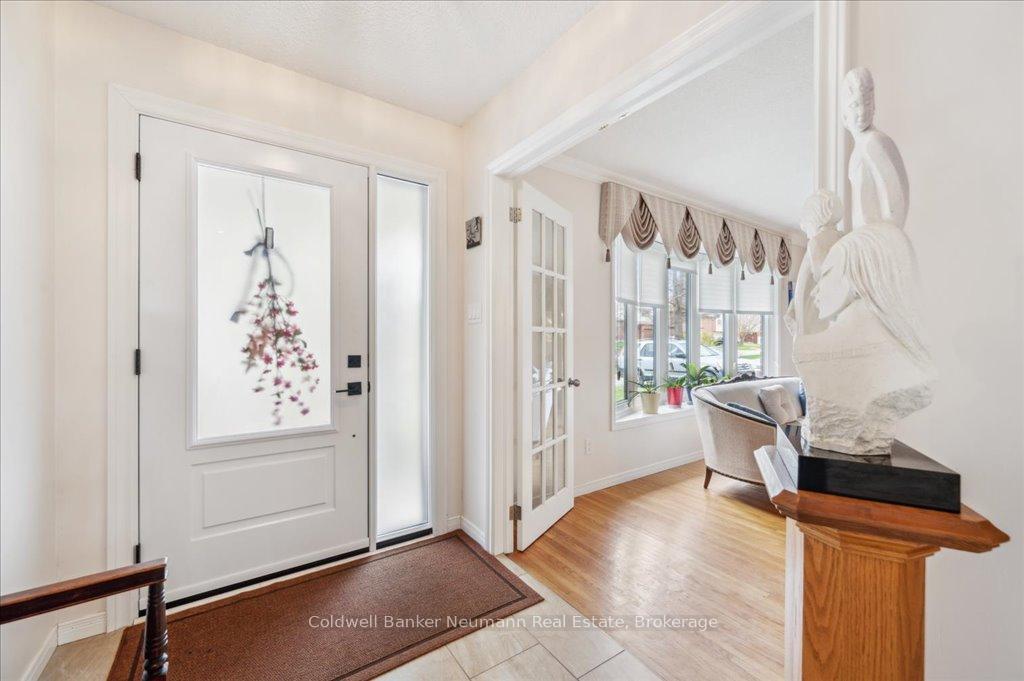 Photo 3 of 17 Brazolot Drive, Guelph, Kortright West — HOMEH