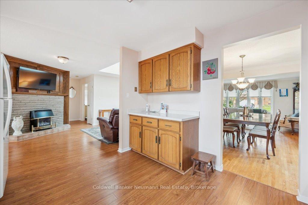 Photo 9 of 17 Brazolot Drive, Guelph, Kortright West — HOMEH