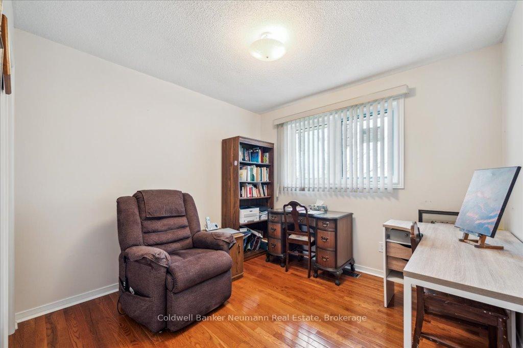 Photo 12 of 17 Brazolot Drive, Guelph, Kortright West — HOMEH