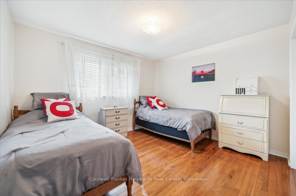 Photo 13 of 17 Brazolot Drive, Guelph, Kortright West — HOMEH