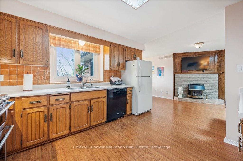 Photo 19 of 17 Brazolot Drive, Guelph, Kortright West — HOMEH