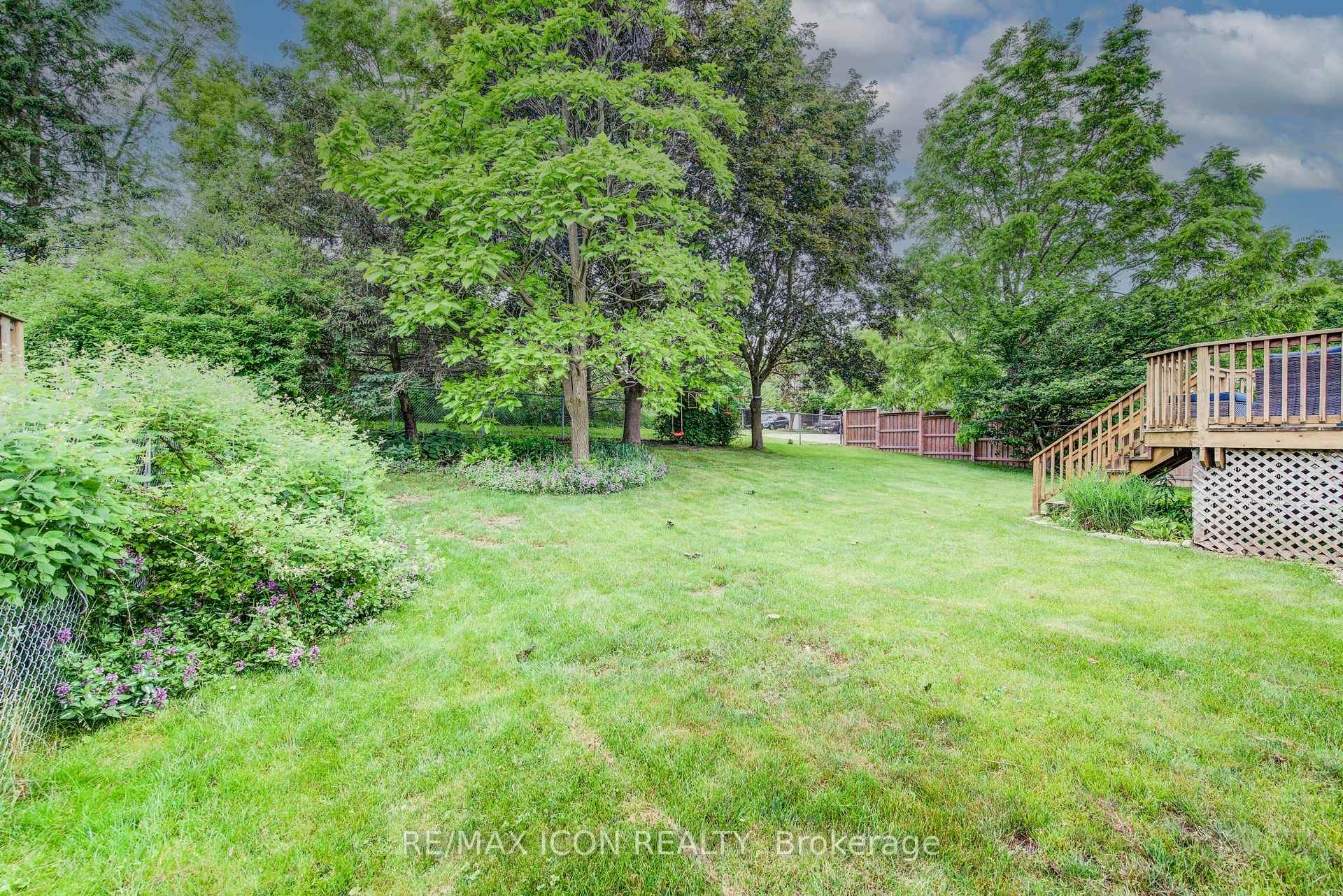 Photo 2 of 156 Marksam Road, Guelph, Willow West/Sugarbush/West Acres — HOMEH
