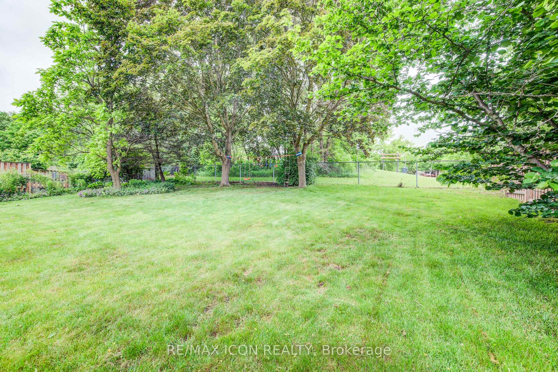 Photo 11 of 156 Marksam Road, Guelph, Willow West/Sugarbush/West Acres — HOMEH
