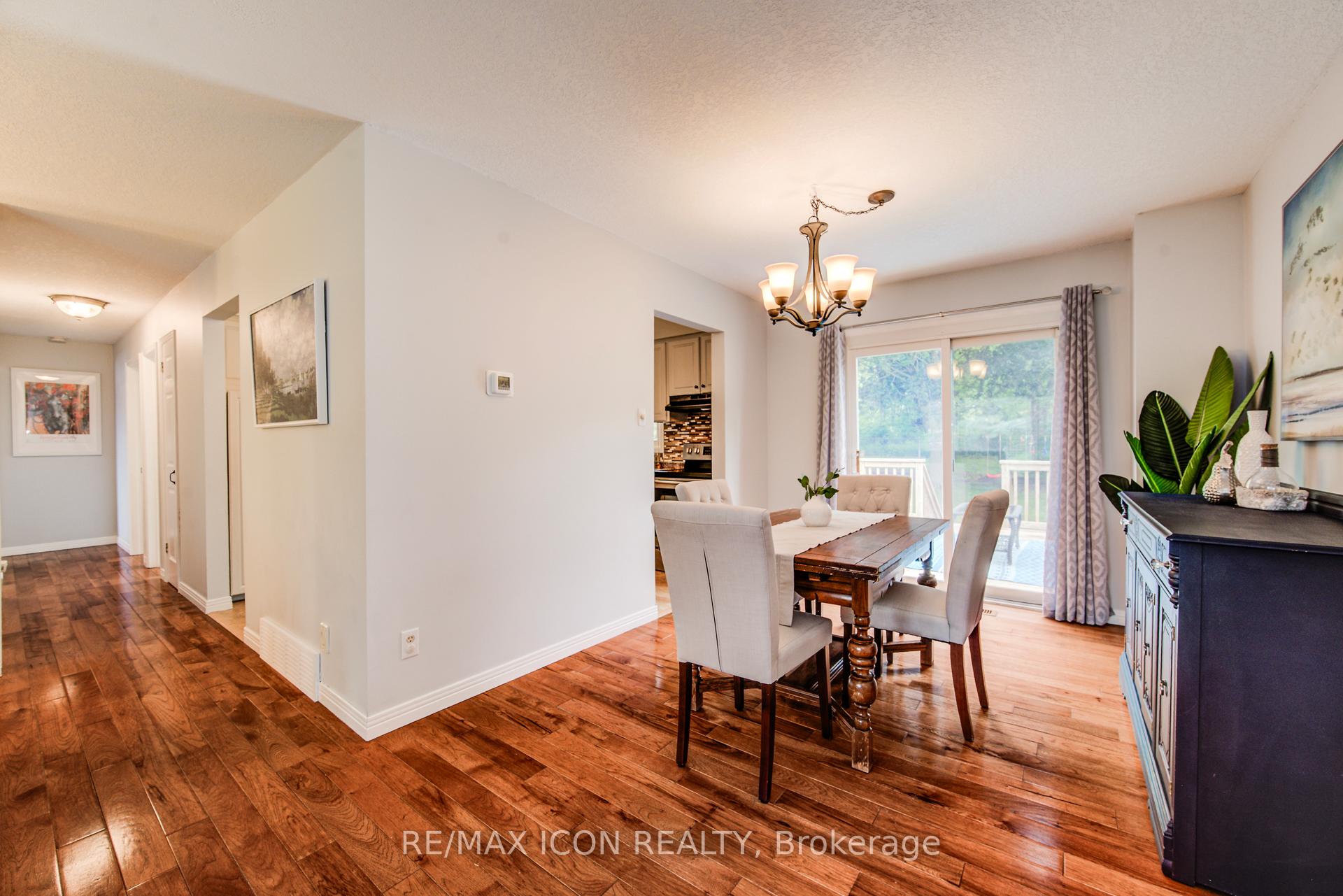 Photo 18 of 156 Marksam Road, Guelph, Willow West/Sugarbush/West Acres — HOMEH