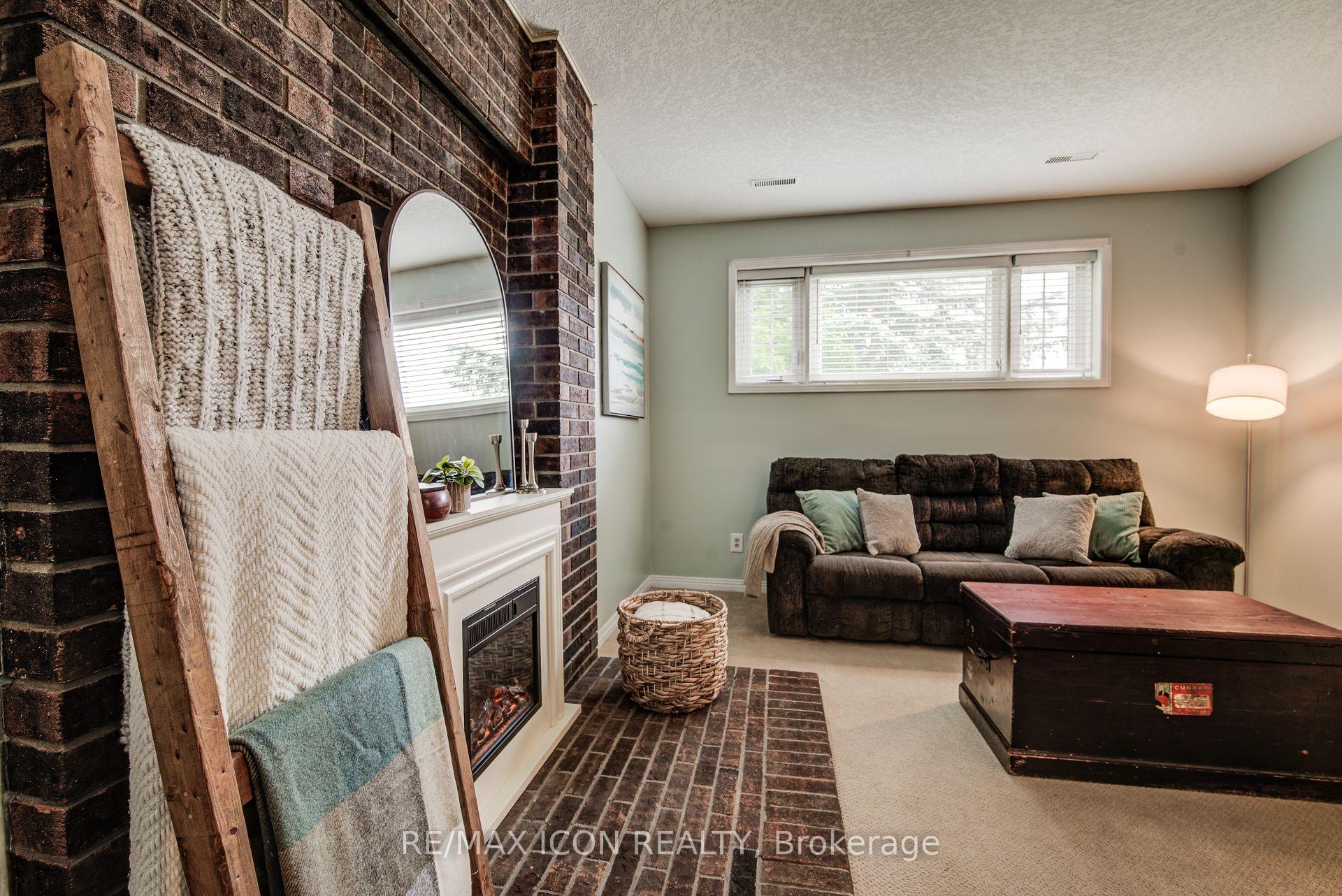 Photo 29 of 156 Marksam Road, Guelph, Willow West/Sugarbush/West Acres — HOMEH