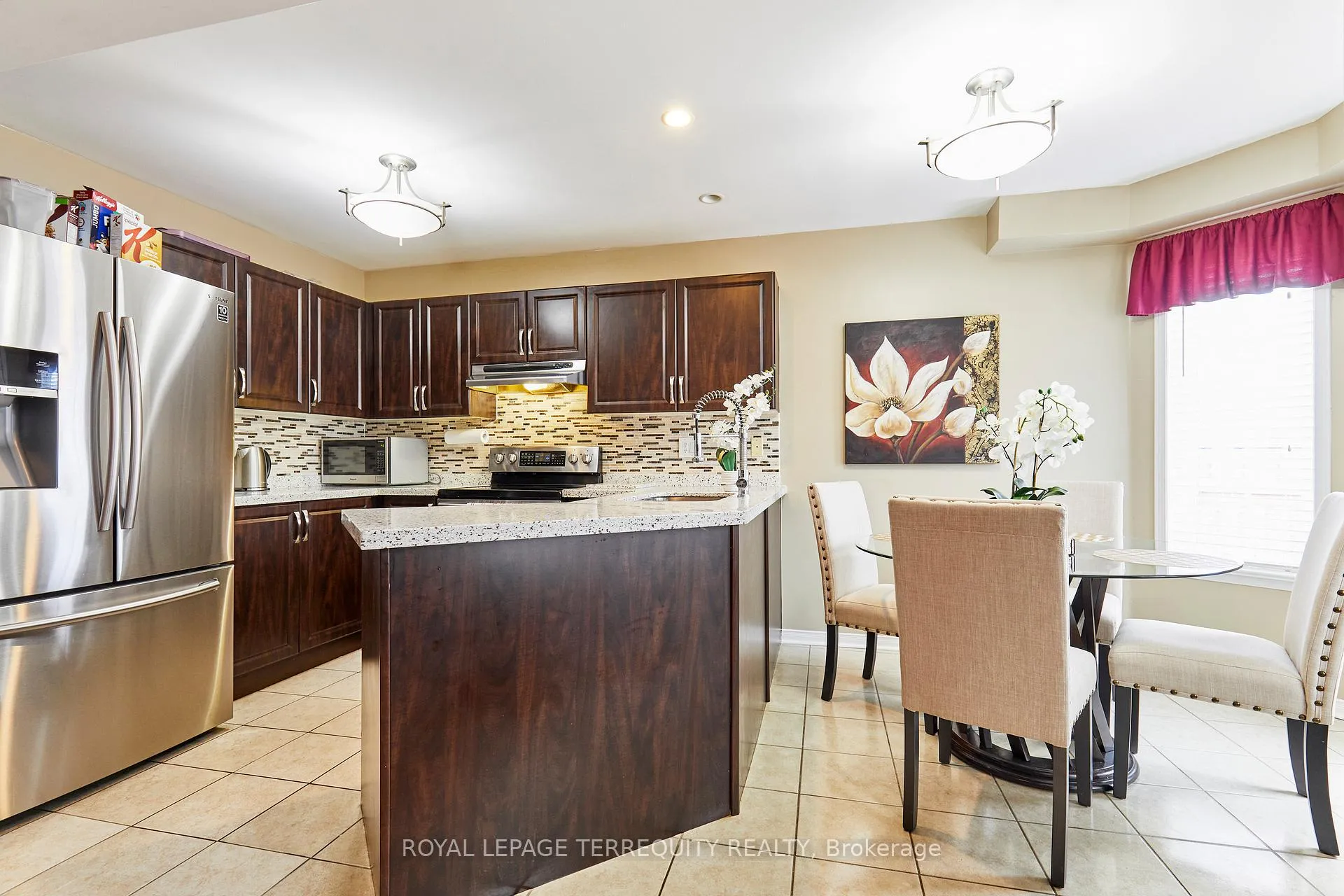 Photo 12 of 254 Willowbrook Drive, Whitby, Pringle Creek — HOMEH