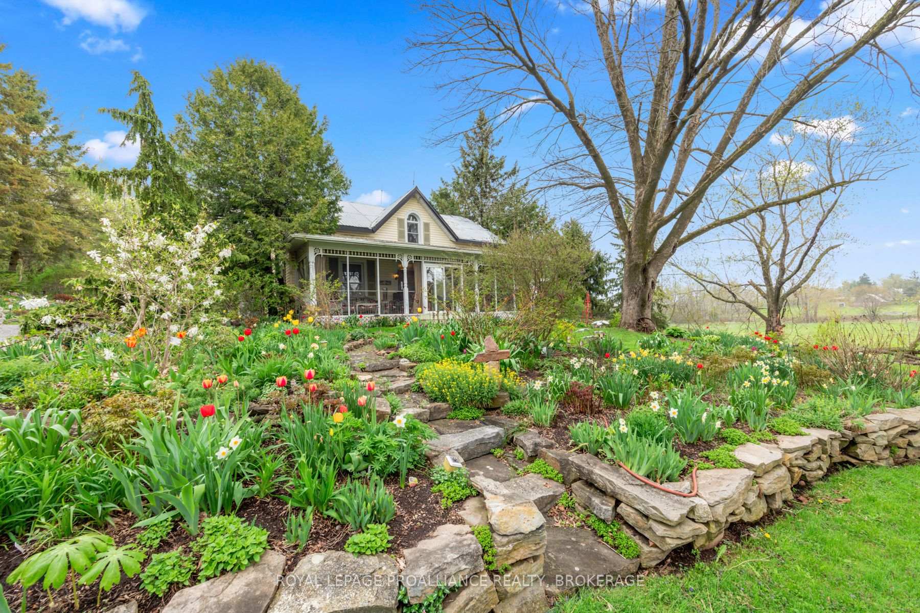 Photo 2 of 2078 Sunbury Road, Frontenac, Frontenac South — HOMEH