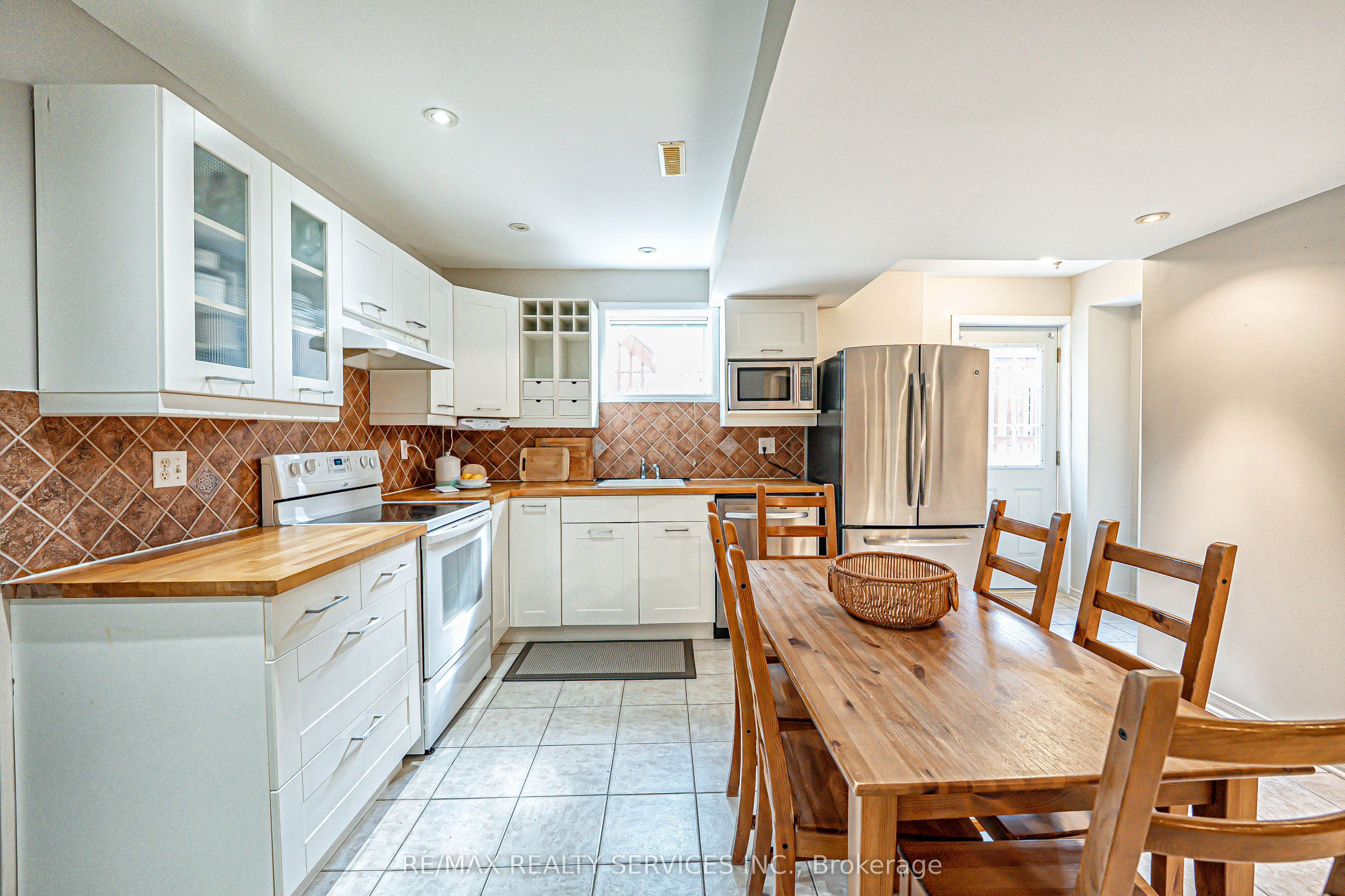 Photo 120 of 196 Van Scott Drive, Brampton, Northwest Sandalwood Parkway — HOMEH