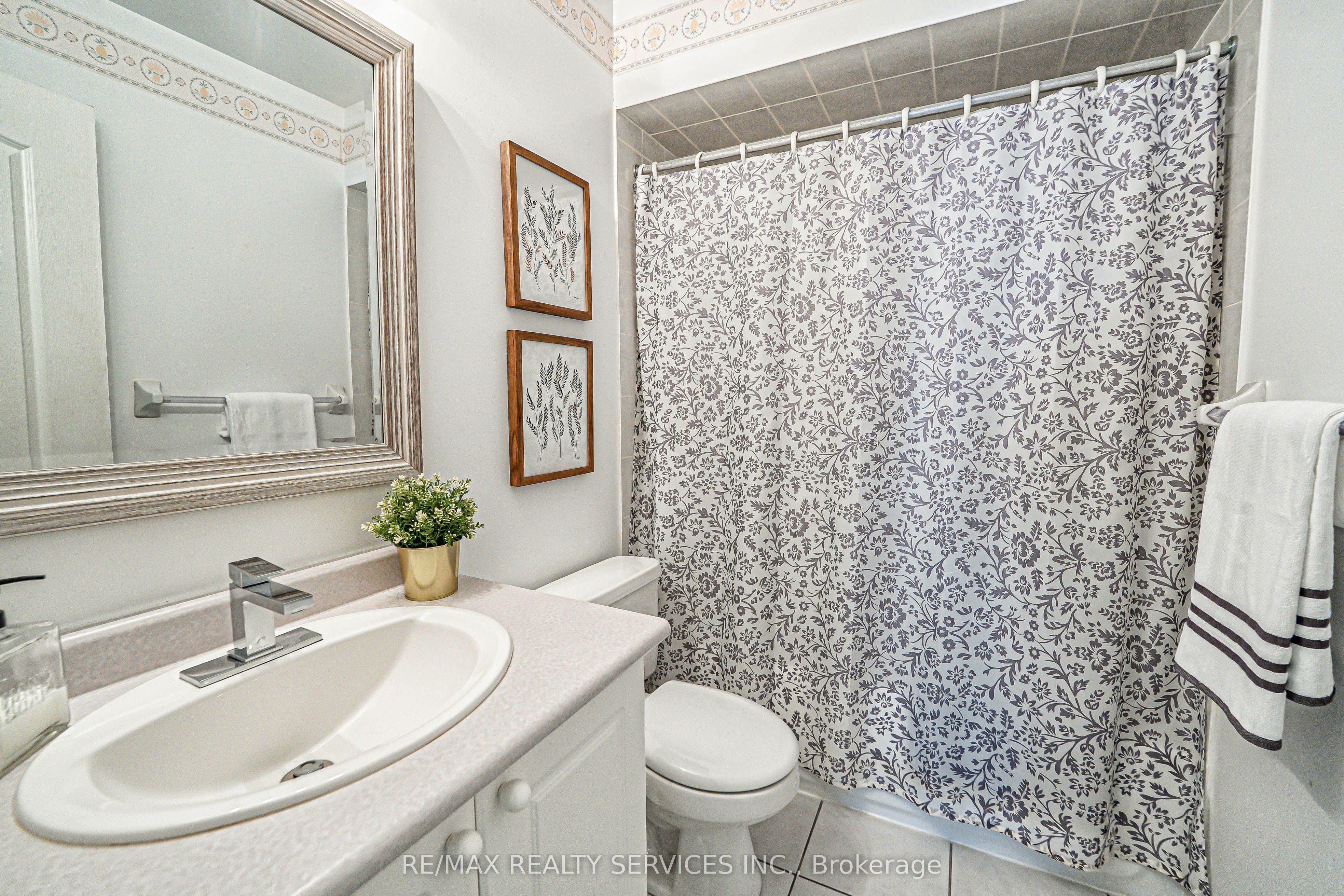 Photo 112 of 196 Van Scott Drive, Brampton, Northwest Sandalwood Parkway — HOMEH