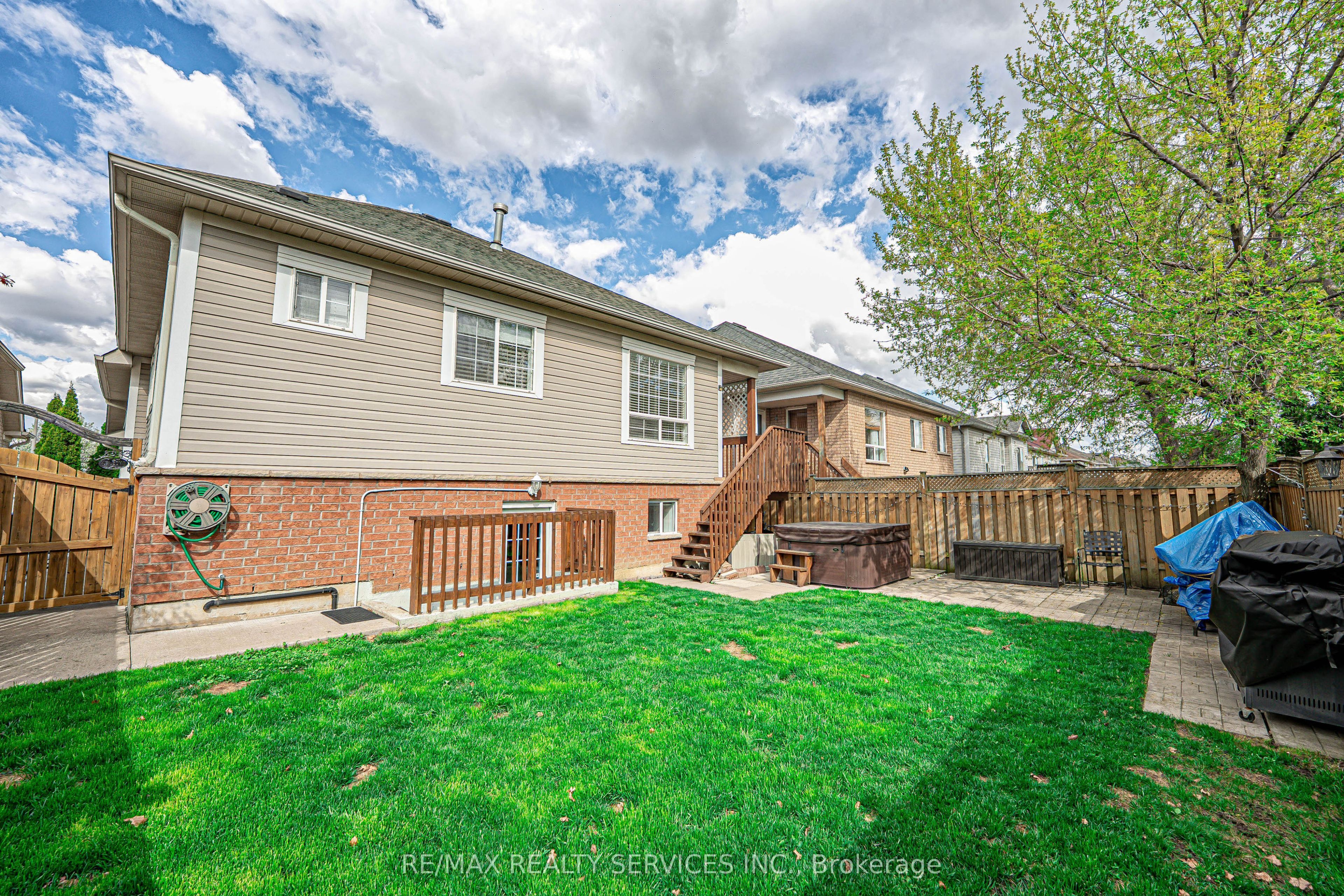 Photo 128 of 196 Van Scott Drive, Brampton, Northwest Sandalwood Parkway — HOMEH