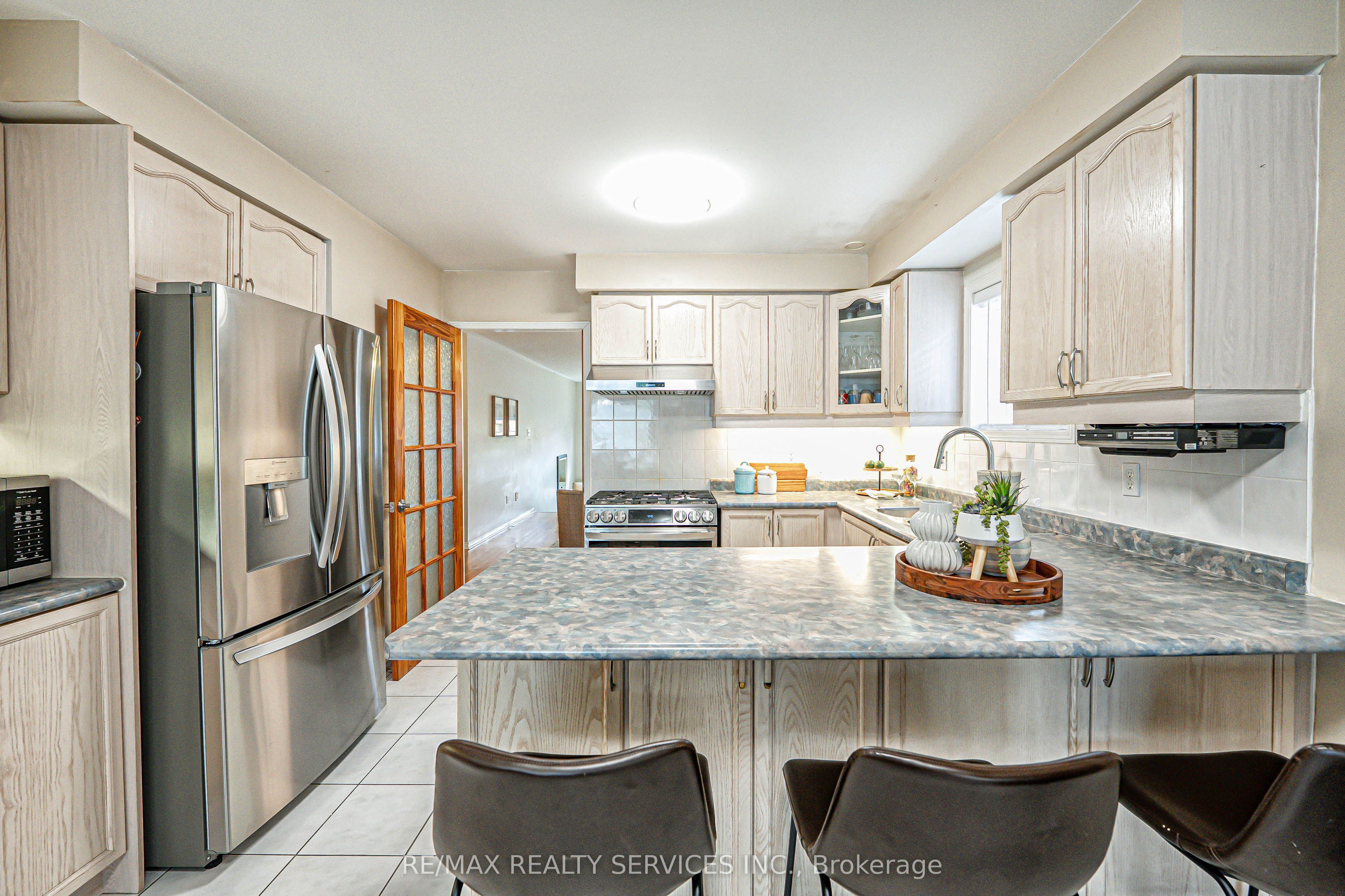 Photo 103 of 196 Van Scott Drive, Brampton, Northwest Sandalwood Parkway — HOMEH
