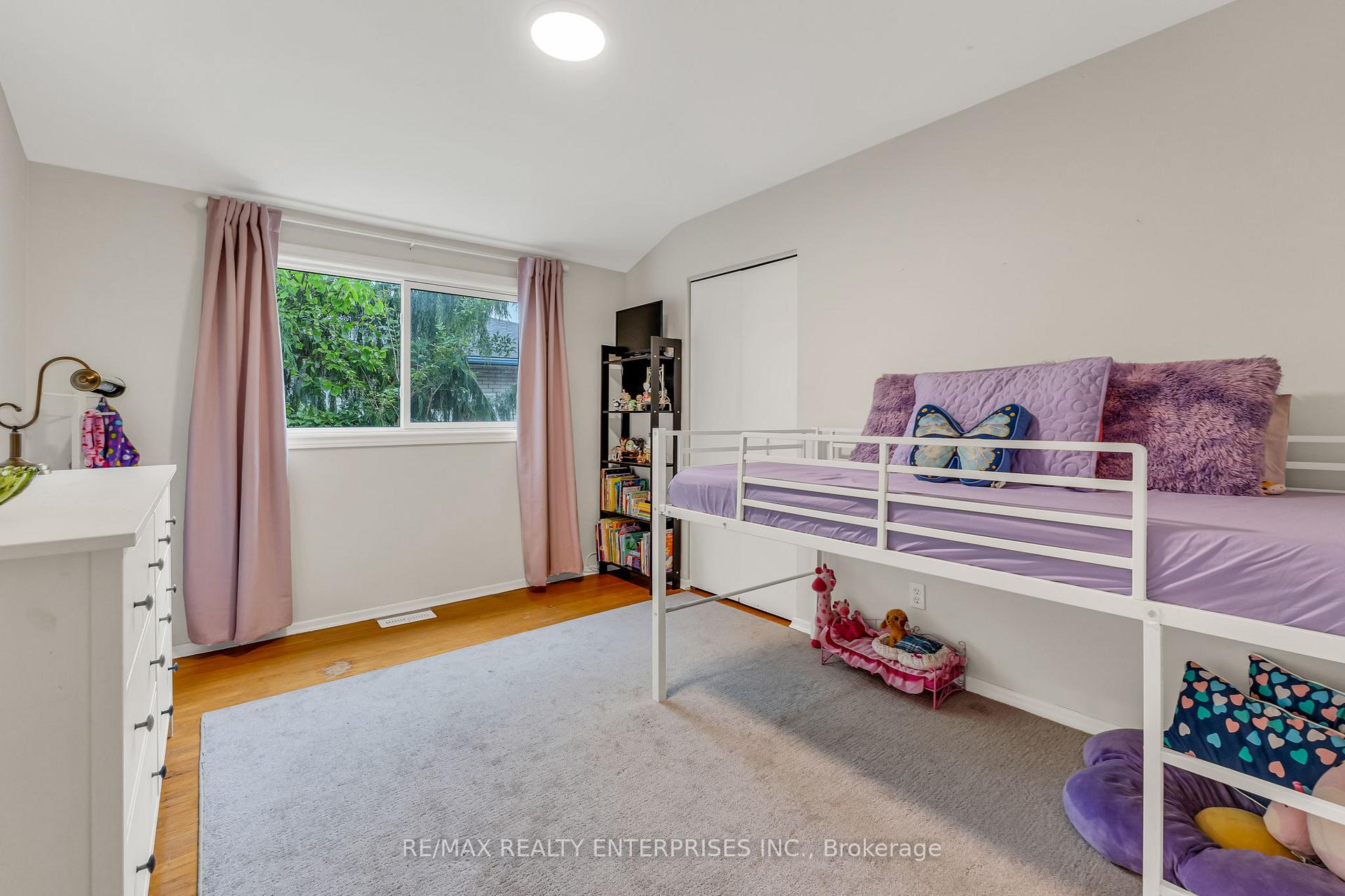 Photo 12 of 4 Blackbird Crescent, Guelph, Victoria North — HOMEH