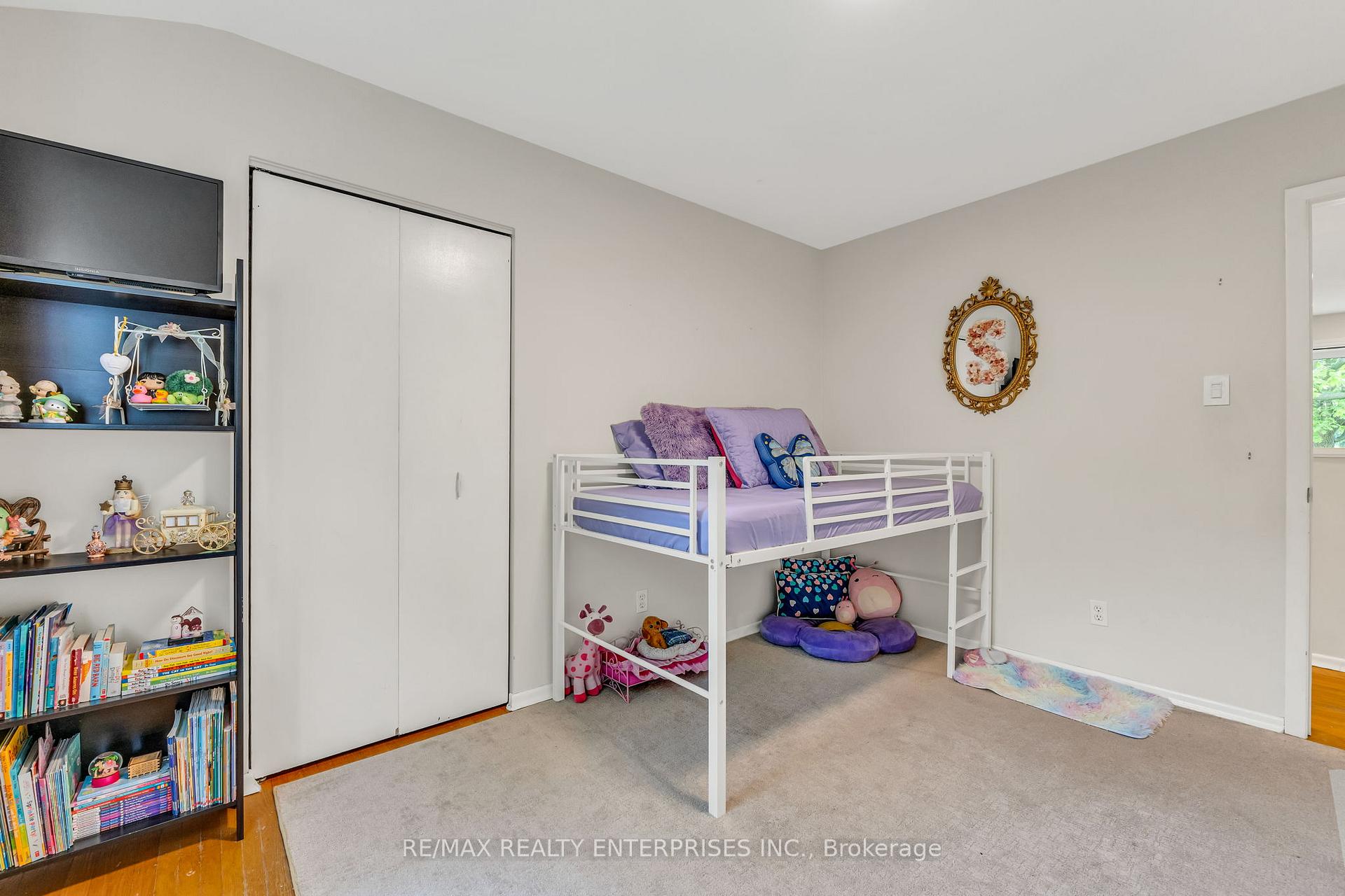 Photo 13 of 4 Blackbird Crescent, Guelph, Victoria North — HOMEH
