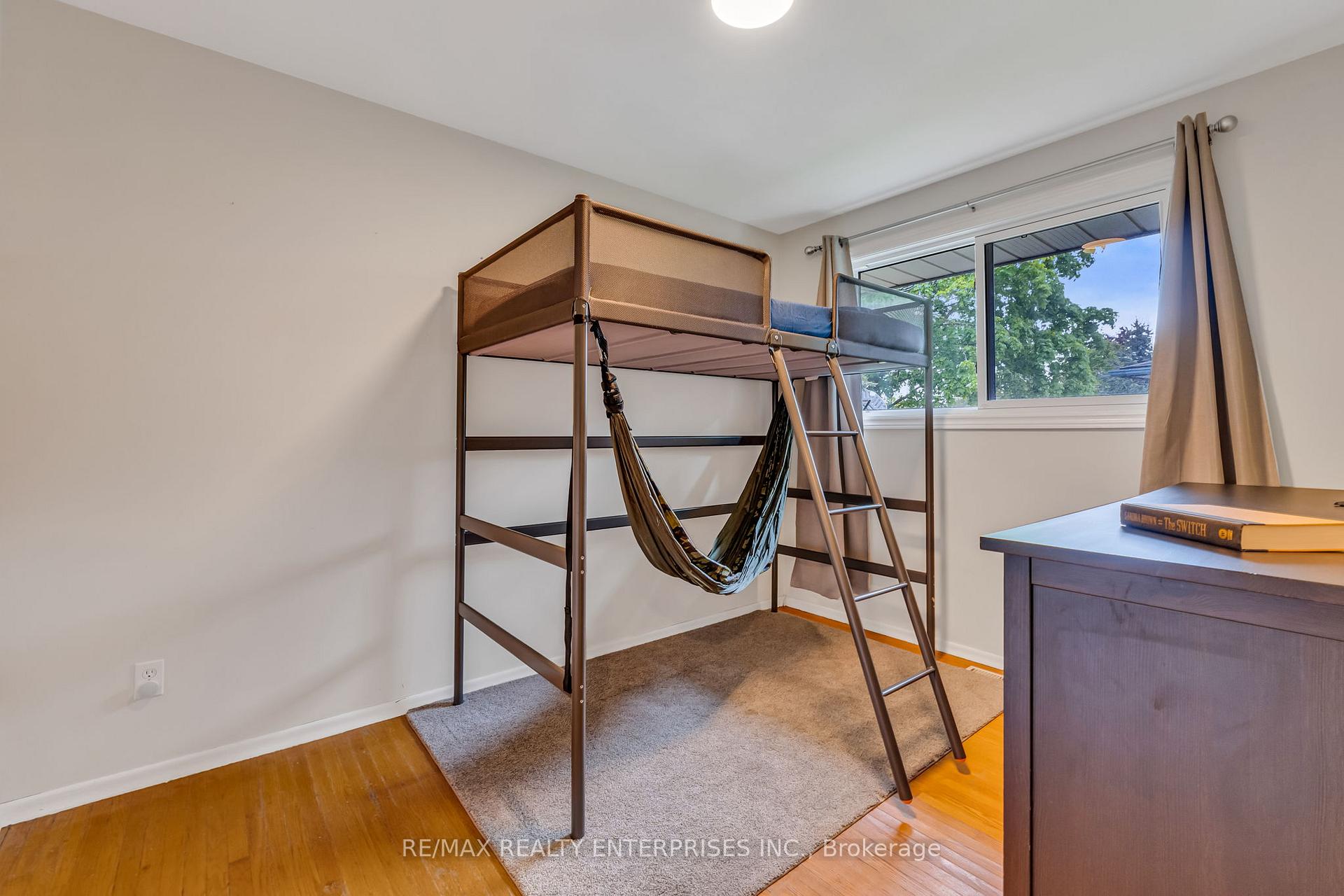 Photo 14 of 4 Blackbird Crescent, Guelph, Victoria North — HOMEH