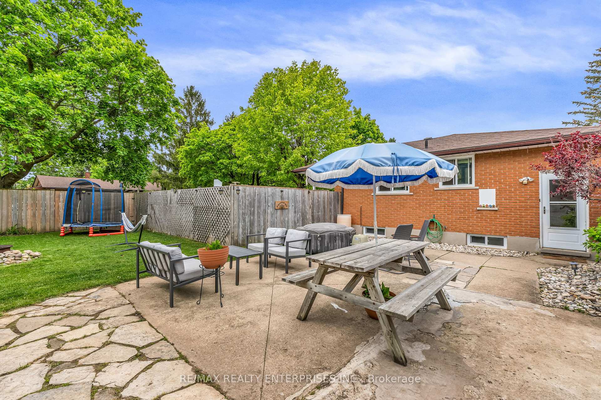 Photo 31 of 4 Blackbird Crescent, Guelph, Victoria North — HOMEH