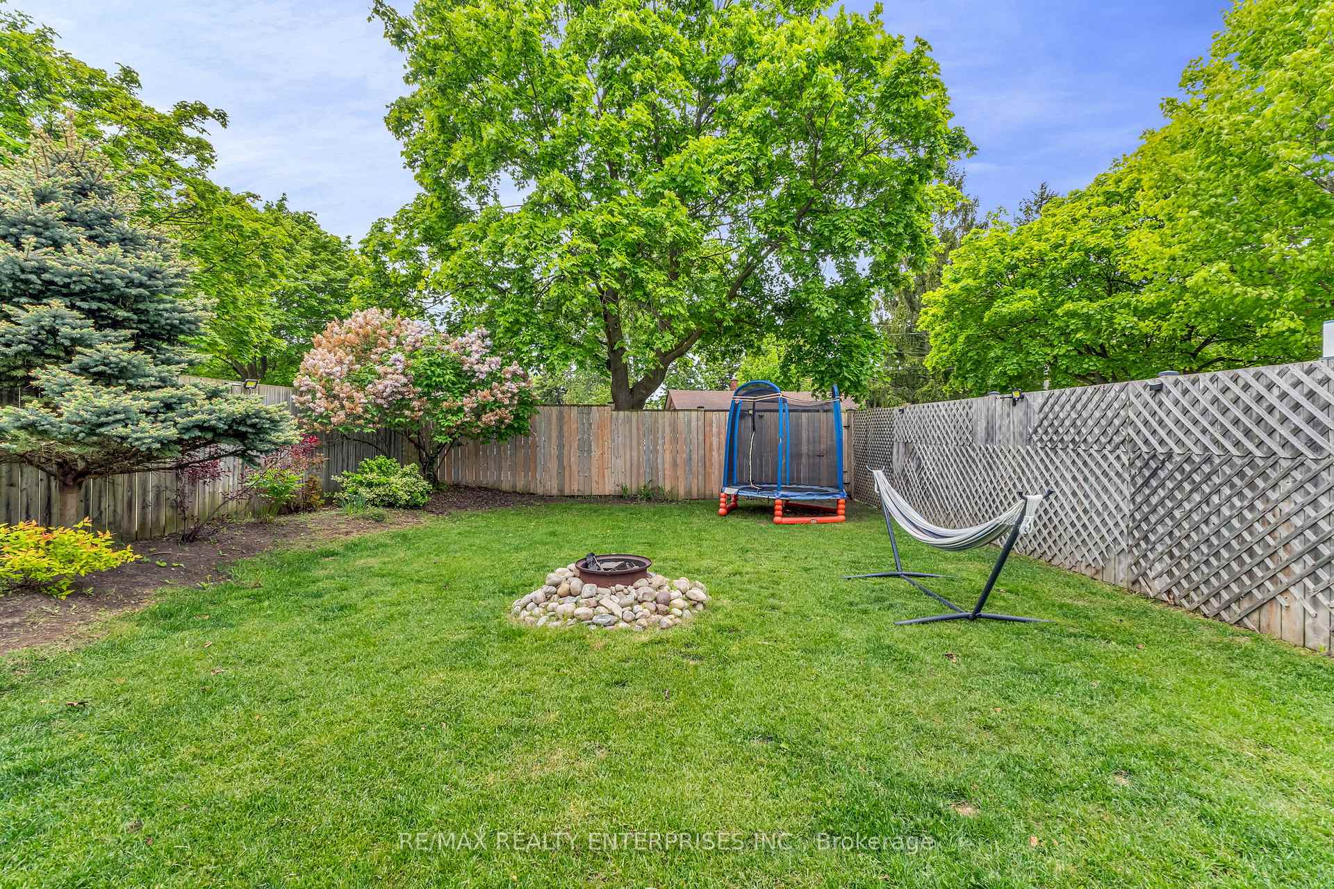Photo 36 of 4 Blackbird Crescent, Guelph, Victoria North — HOMEH