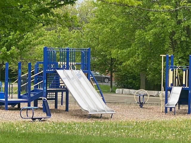 Photo 41 of 4 Blackbird Crescent, Guelph, Victoria North — HOMEH