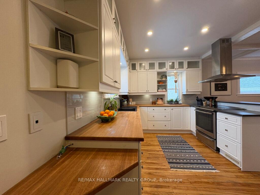 Photo 12 of 852 Forest Street, Ottawa, Queensway Terrace North — HOMEH