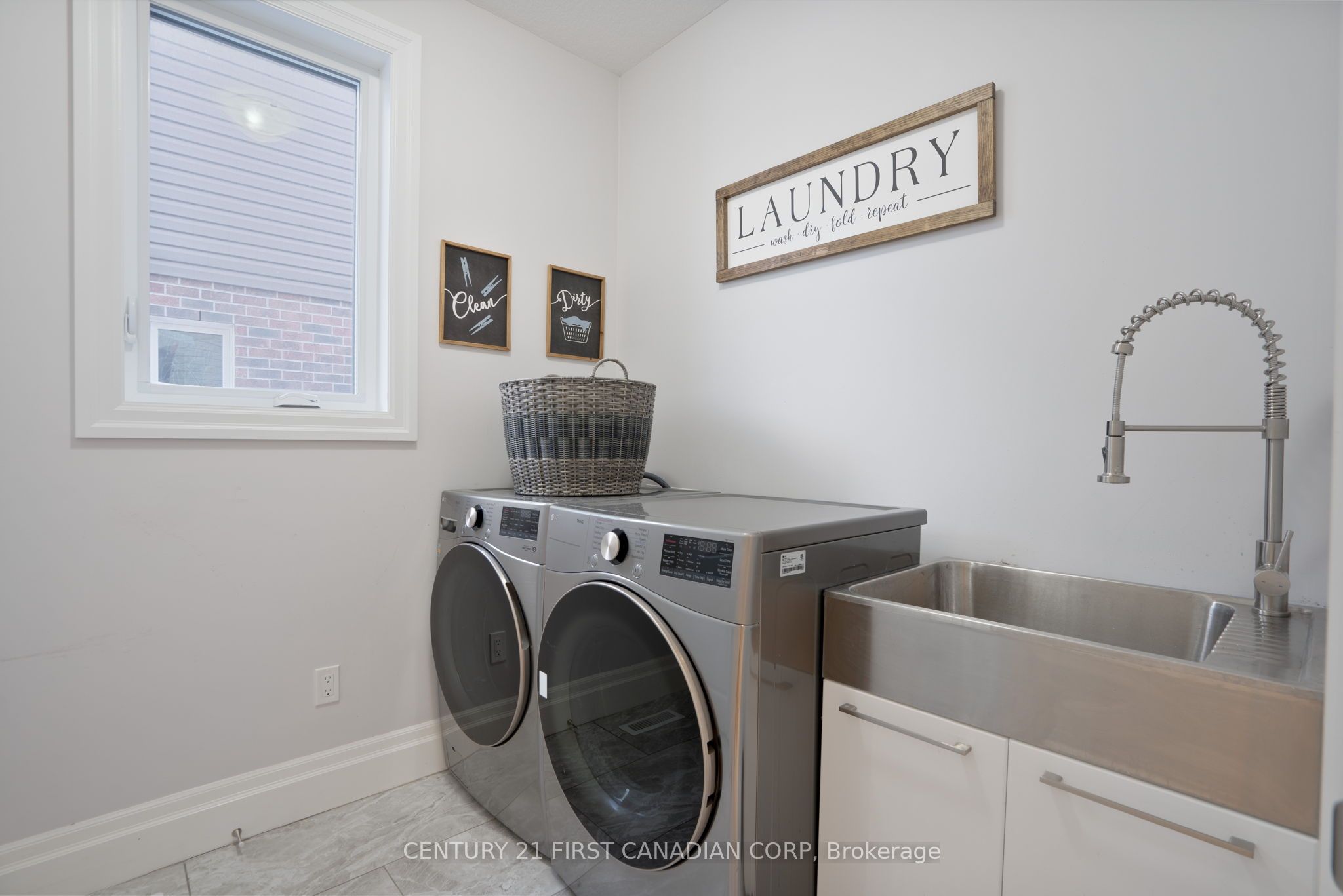 Photo 47 of 11 Valleyview Crescent, Middlesex Centre, Komoka — HOMEH