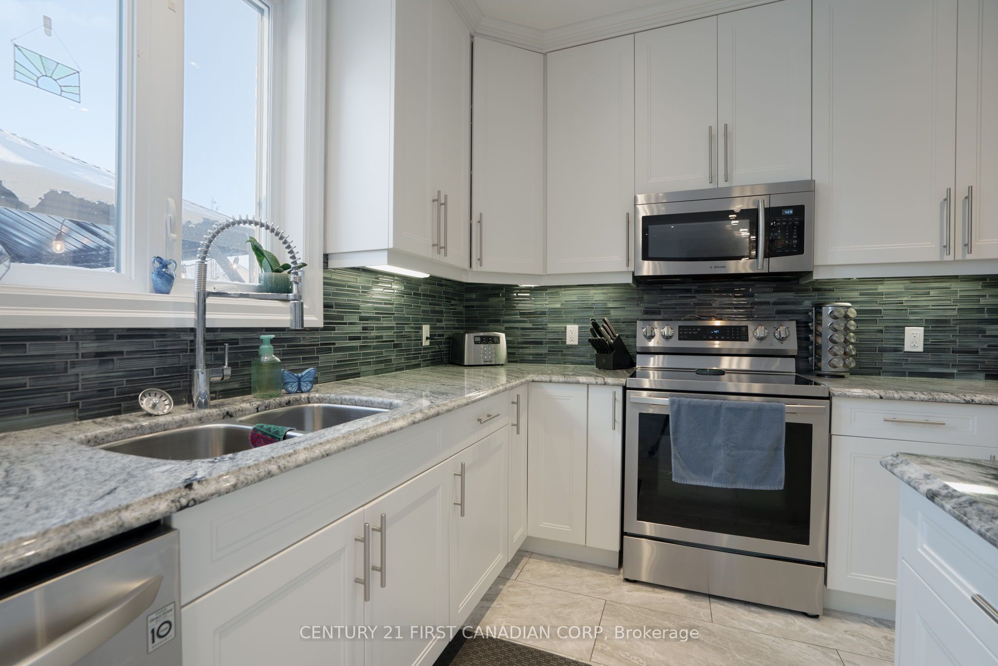 Photo 42 of 11 Valleyview Crescent, Middlesex Centre, Komoka — HOMEH